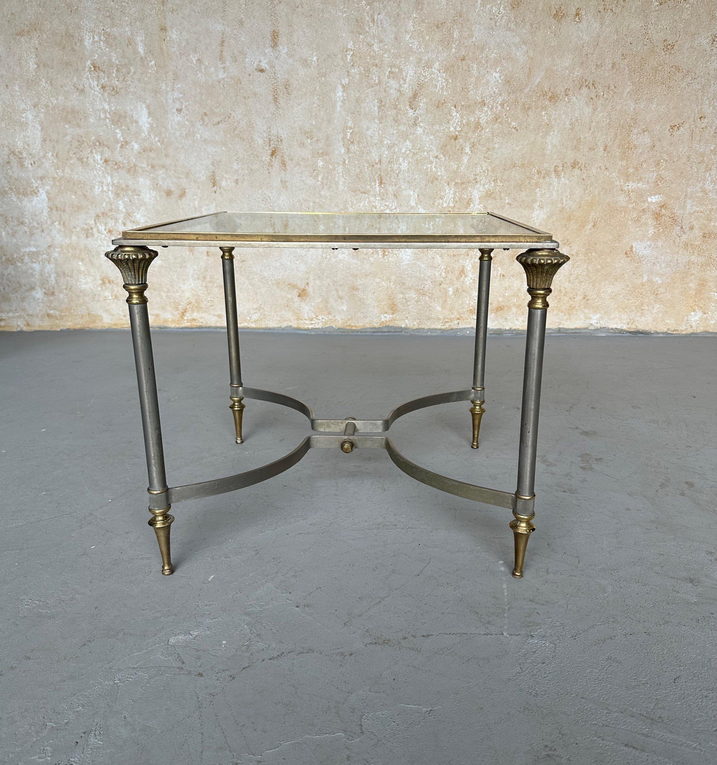 Maison Jansen Stil Italienisch 1940er Jahre Stahl und Glas End Tabelle (Mitte des 20. Jahrhunderts) im Angebot