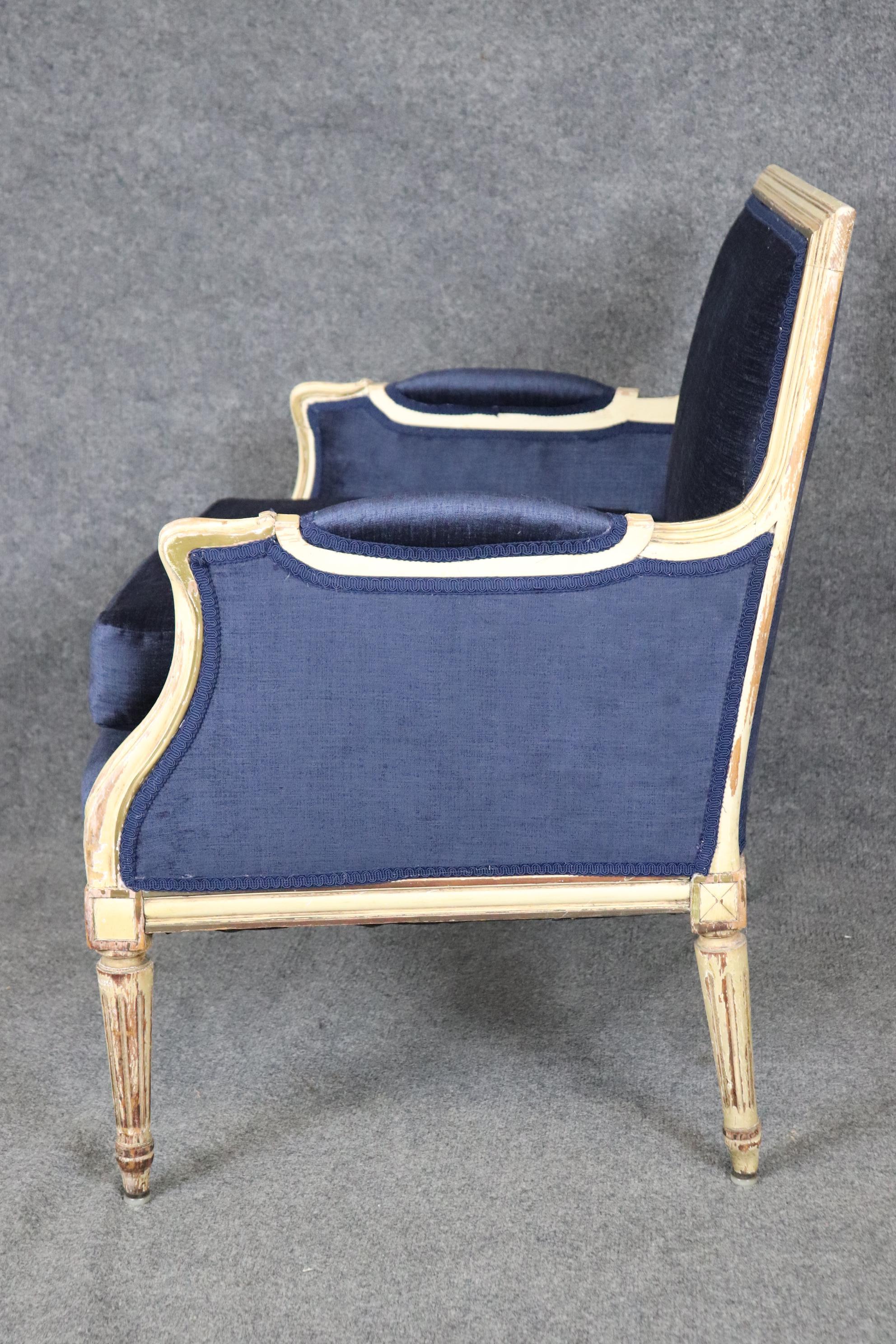 Maison Jansen Style Louis XVI Creme Painted Royal Blue Bergere Marquis Chair In Good Condition For Sale In Swedesboro, NJ