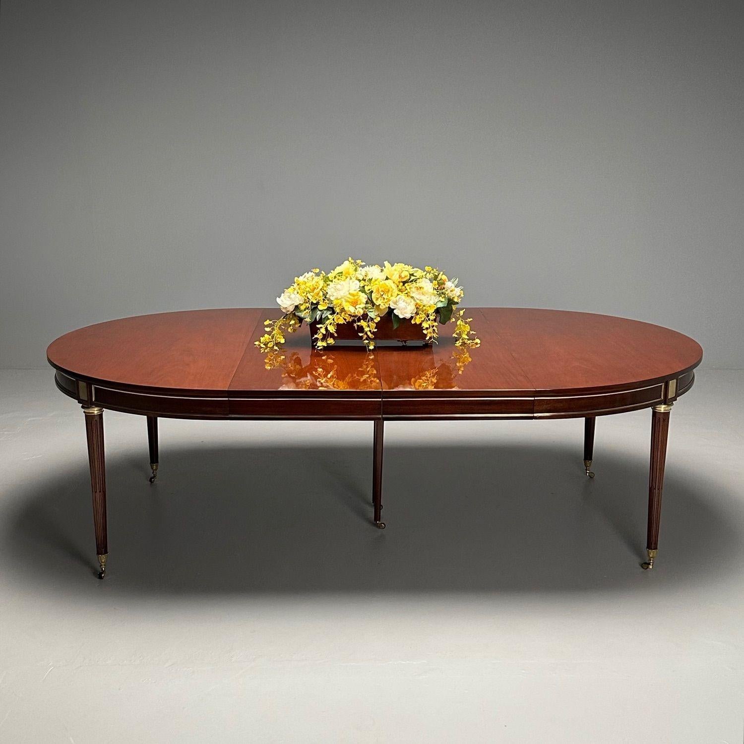 Maison Jansen Style, French Louis XVI, Dining Table, Circular, Mahogany, Bronze In Good Condition For Sale In Stamford, CT