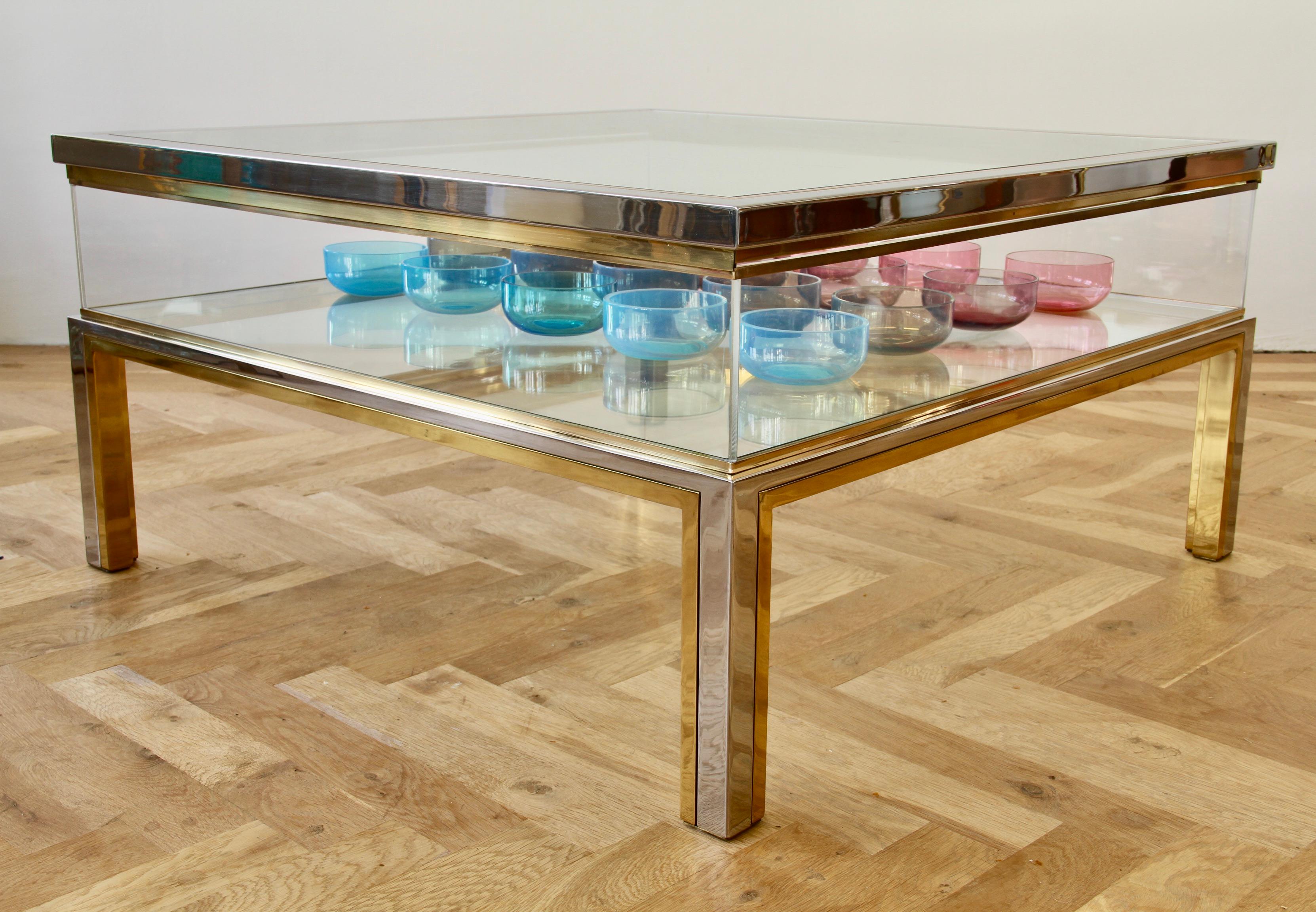 Maison Jansen Stil Mid-Century Messing und Chrom Bicolor Vitrine Couchtisch im Angebot 6