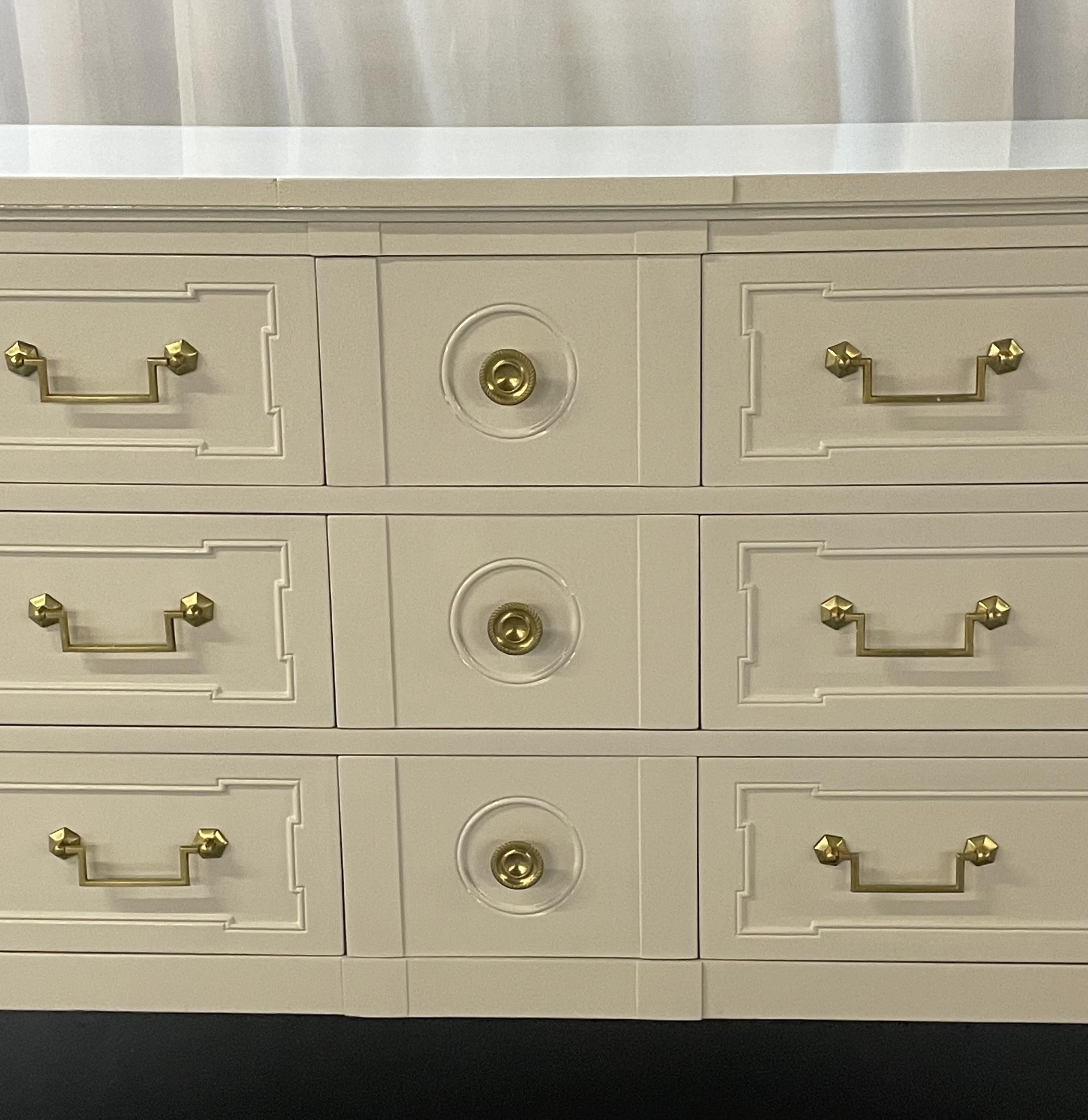 Maison Jansen Style Mid-Century Modern Dresser or Sideboard, White Lacquer In Good Condition In Stamford, CT