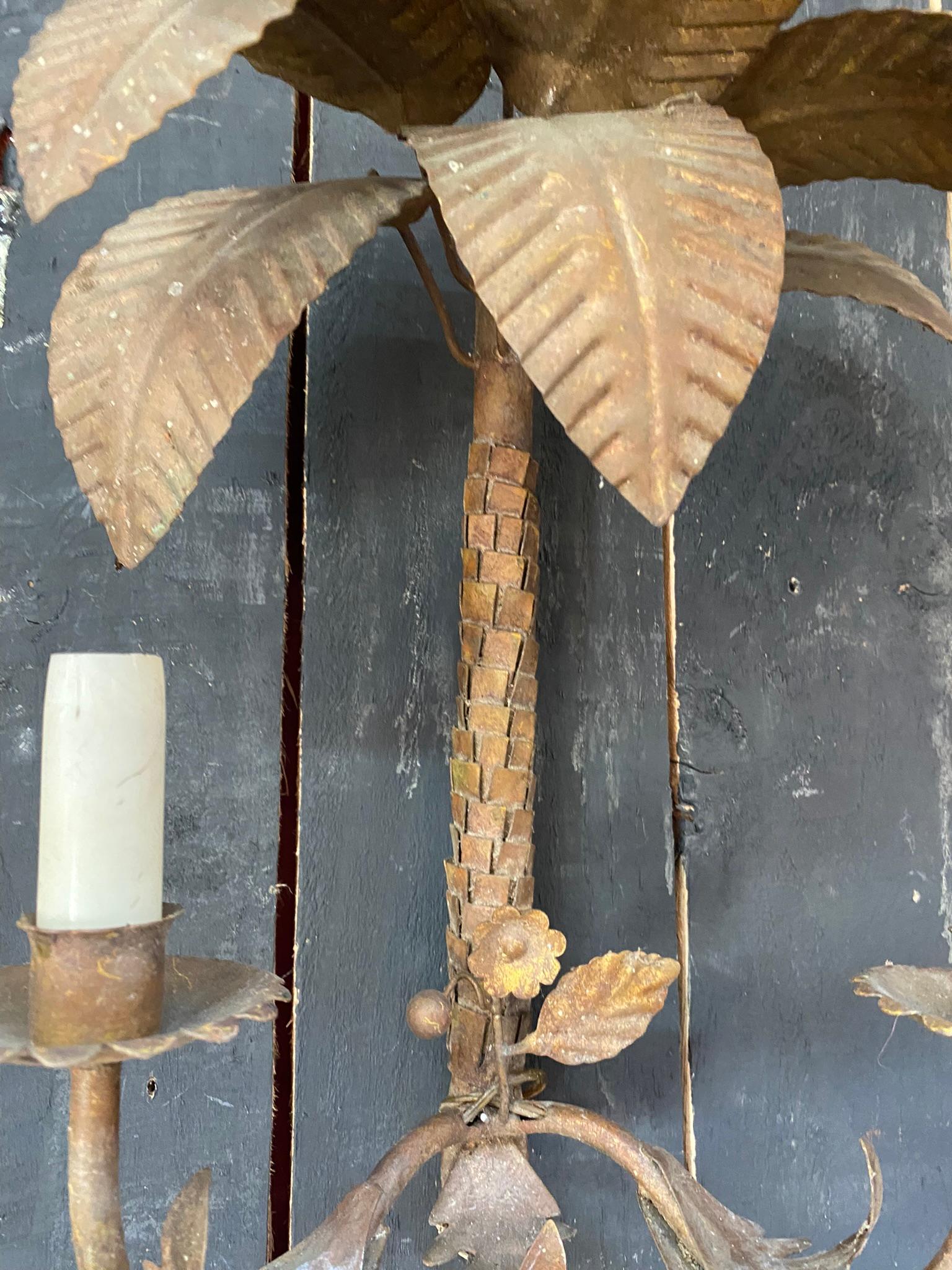 MAISON JANSEN (style of) paire de lampes en métal doré avec décoration de palmier 2