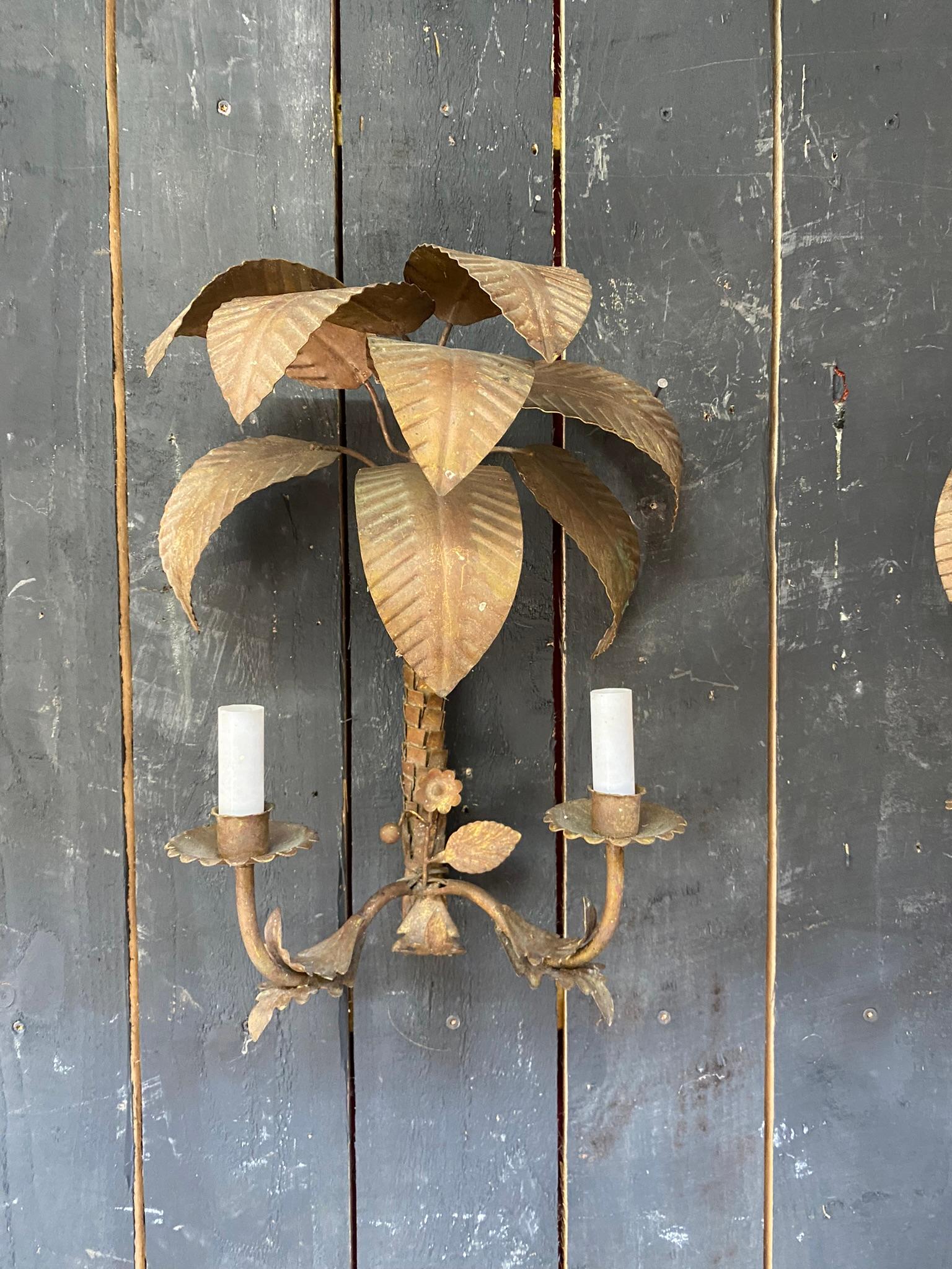 MAISON JANSEN (style of) paire de lampes en métal doré avec décoration de palmier 5