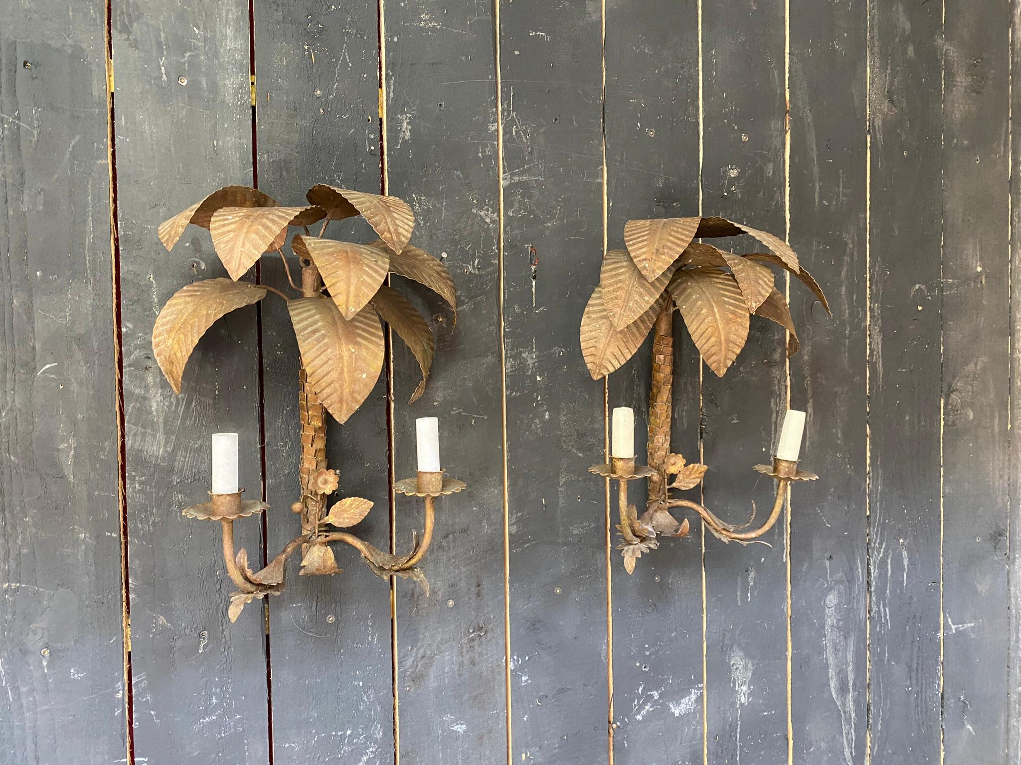 MAISON JANSEN (style of) pair of lamps in gilded metal with palm tree decoration circa 1950/1960