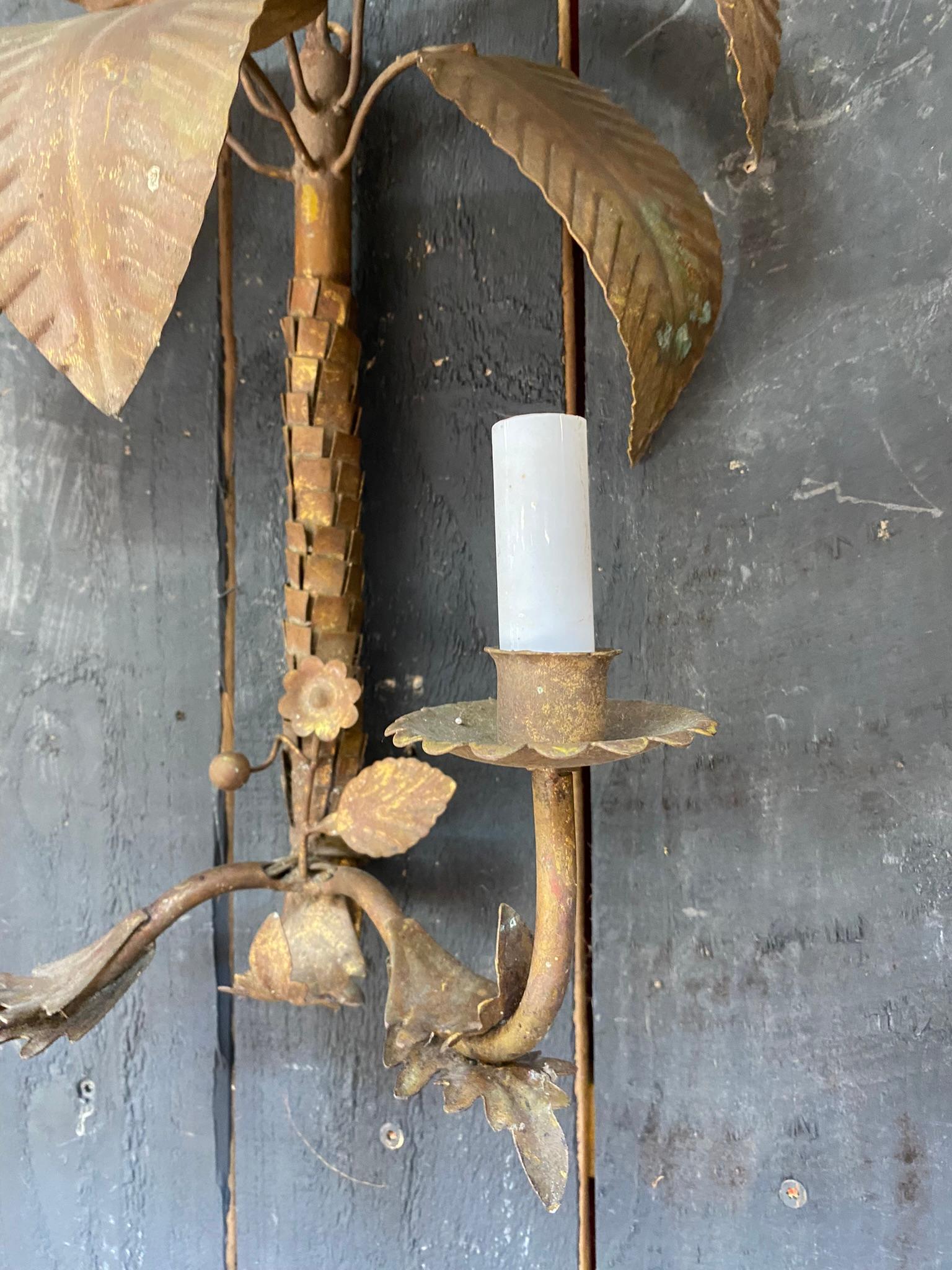 Doré MAISON JANSEN (style of) paire de lampes en métal doré avec décoration de palmier