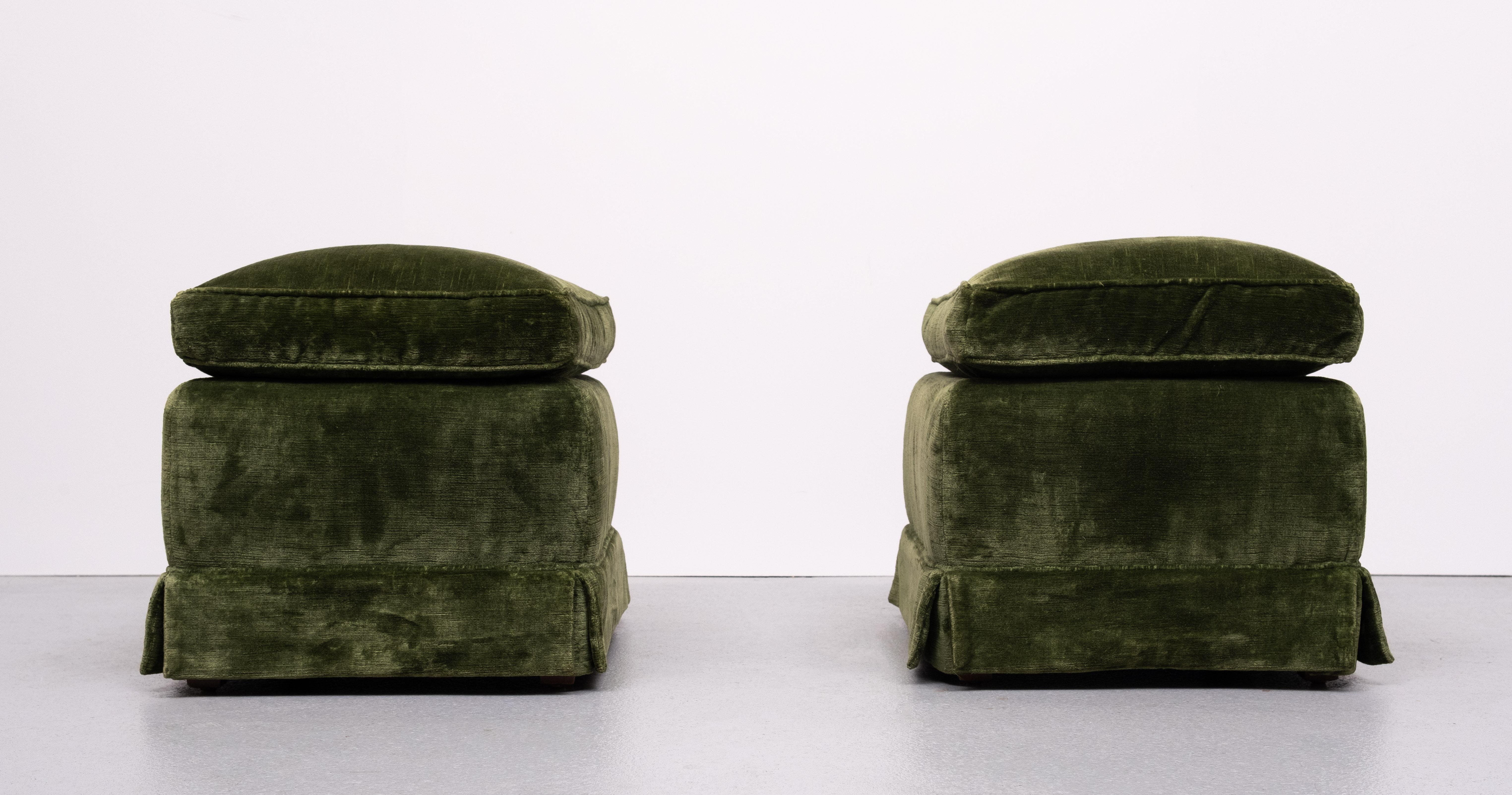 Maison Jansen style  pair Green Velvet stools 1970s  France (Samt) im Angebot
