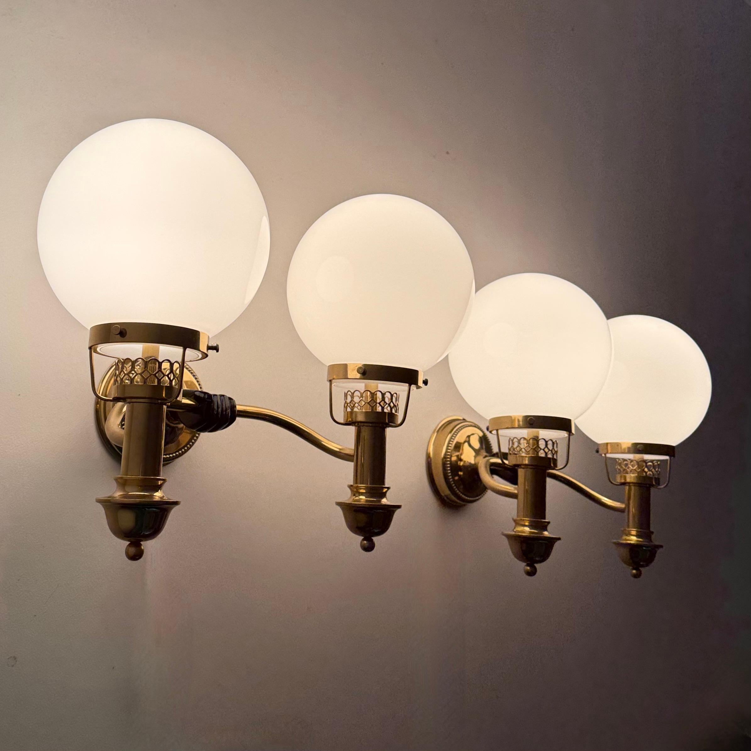 Apliques de latón pulido estilo Maison Jansen de Vereinigte Werkstätten München finales del siglo XX en venta