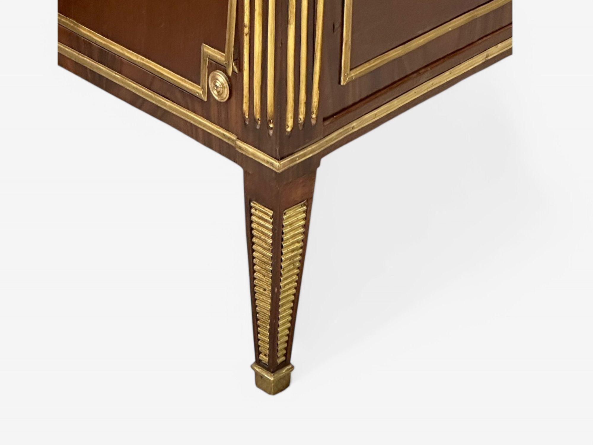 Große Kommode im Stil von Maison Jansen, russisches Neoklassizismus, Mahagoni, Bronze im Angebot 1