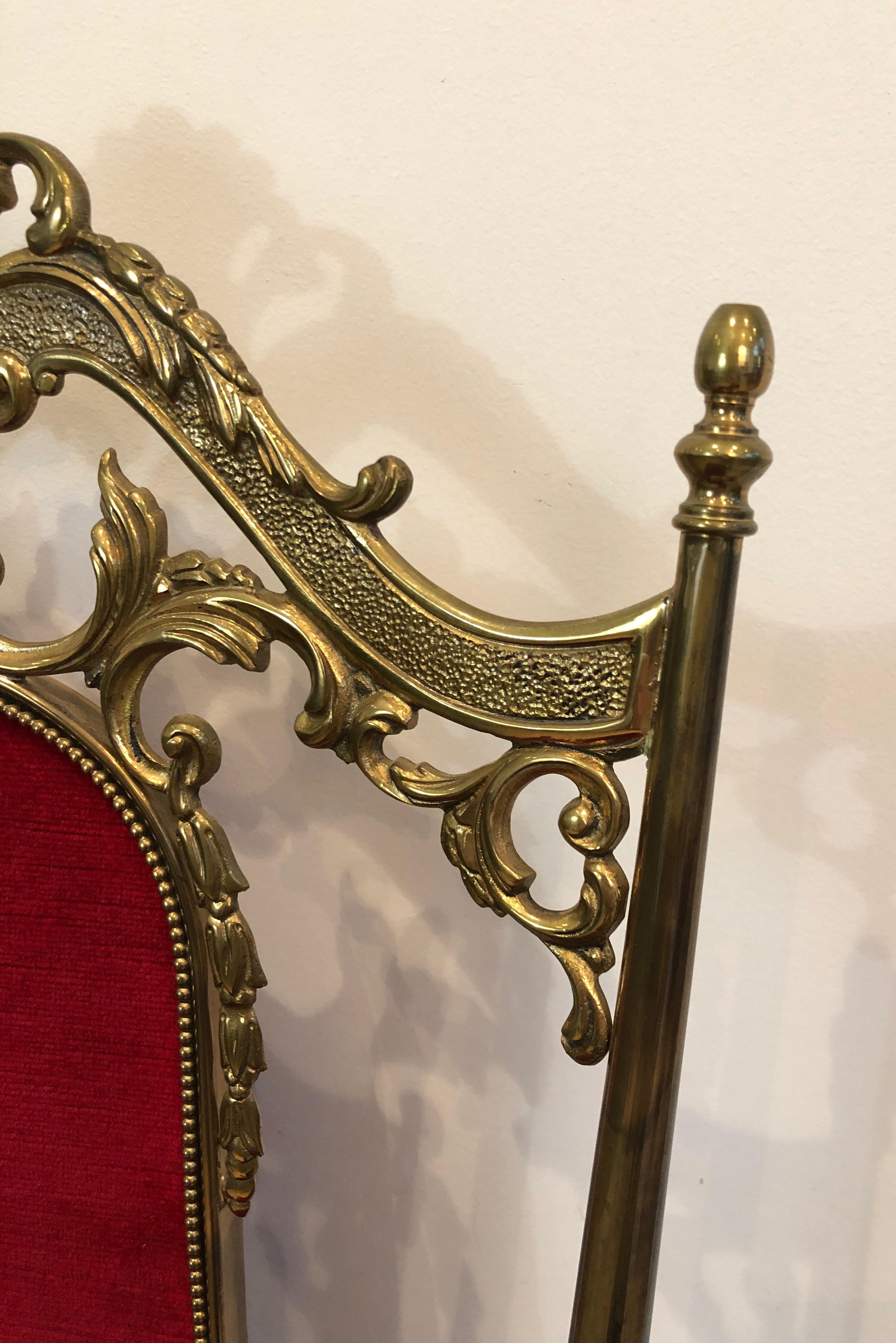 Satz von vier Stühlen aus Messing und rotem Samt im neoklassischen Stil von Maison Jansen im neoklassischen Stil im Angebot 8
