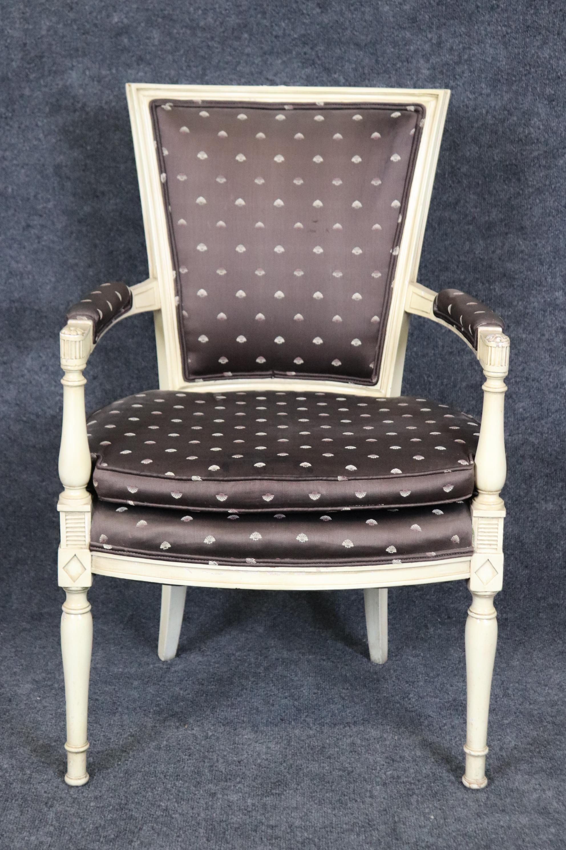 Maison Jansen Style Weiß lackiert gepolstert Französisch Directoire Schreibtischsessel im Zustand „Gut“ im Angebot in Swedesboro, NJ