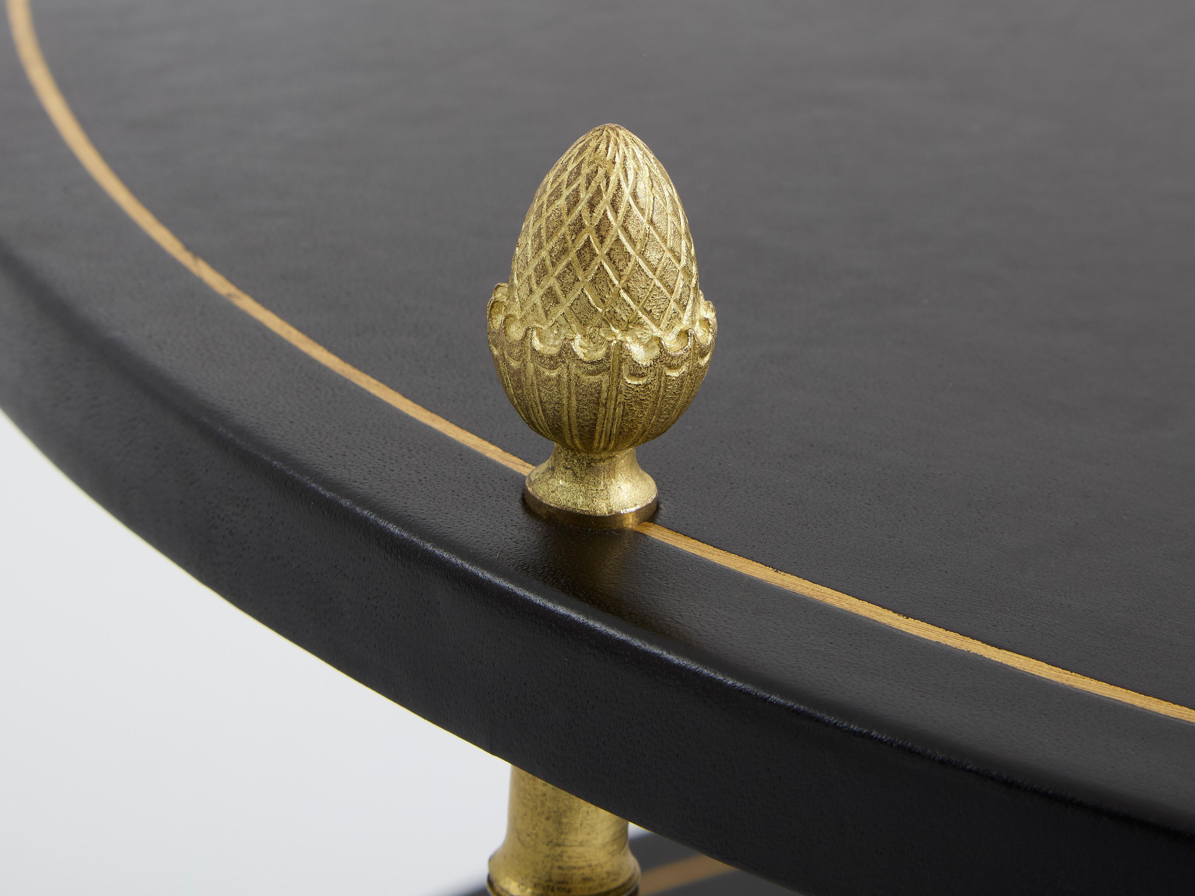 Maison Jansen mesa gueridón de tres niveles bronce cuero negro años 70 en Bueno estado para la venta en Paris, IDF