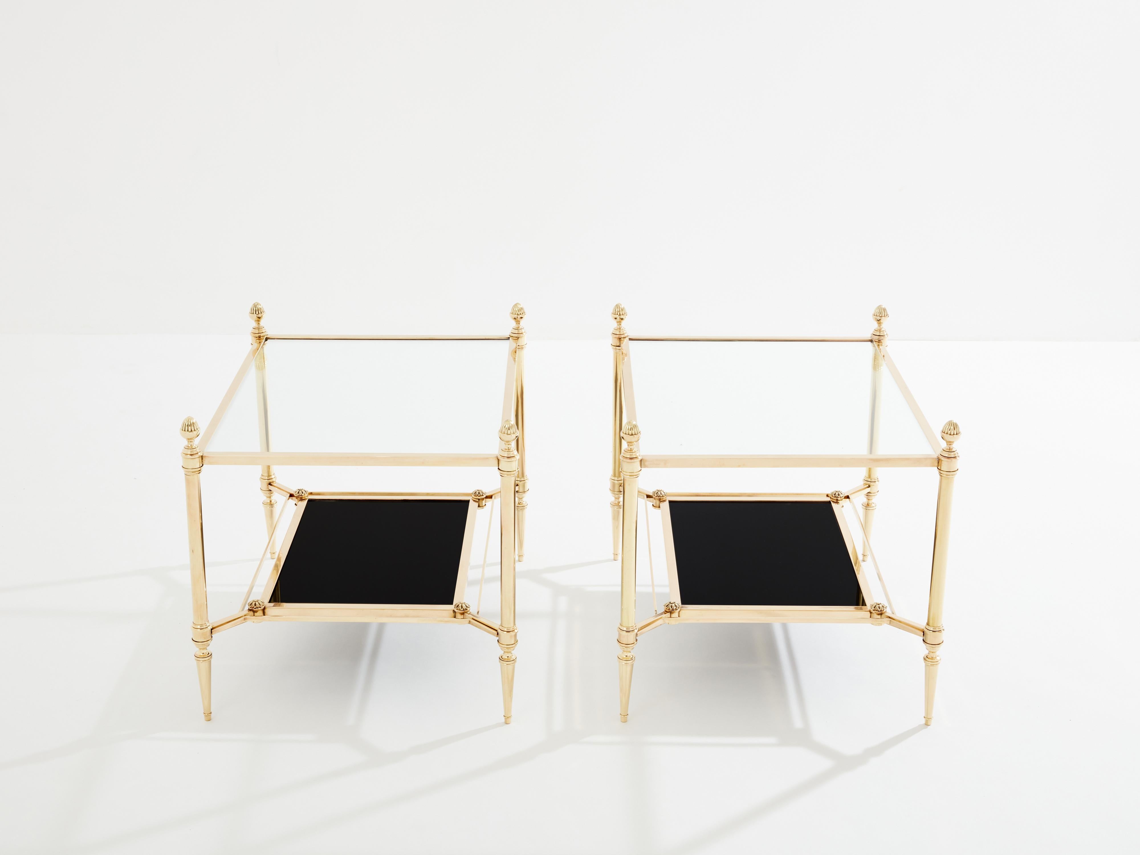 Maison Jansen tables d'appoint à deux niveaux en laiton et verre opalin des années 1970 en vente 2