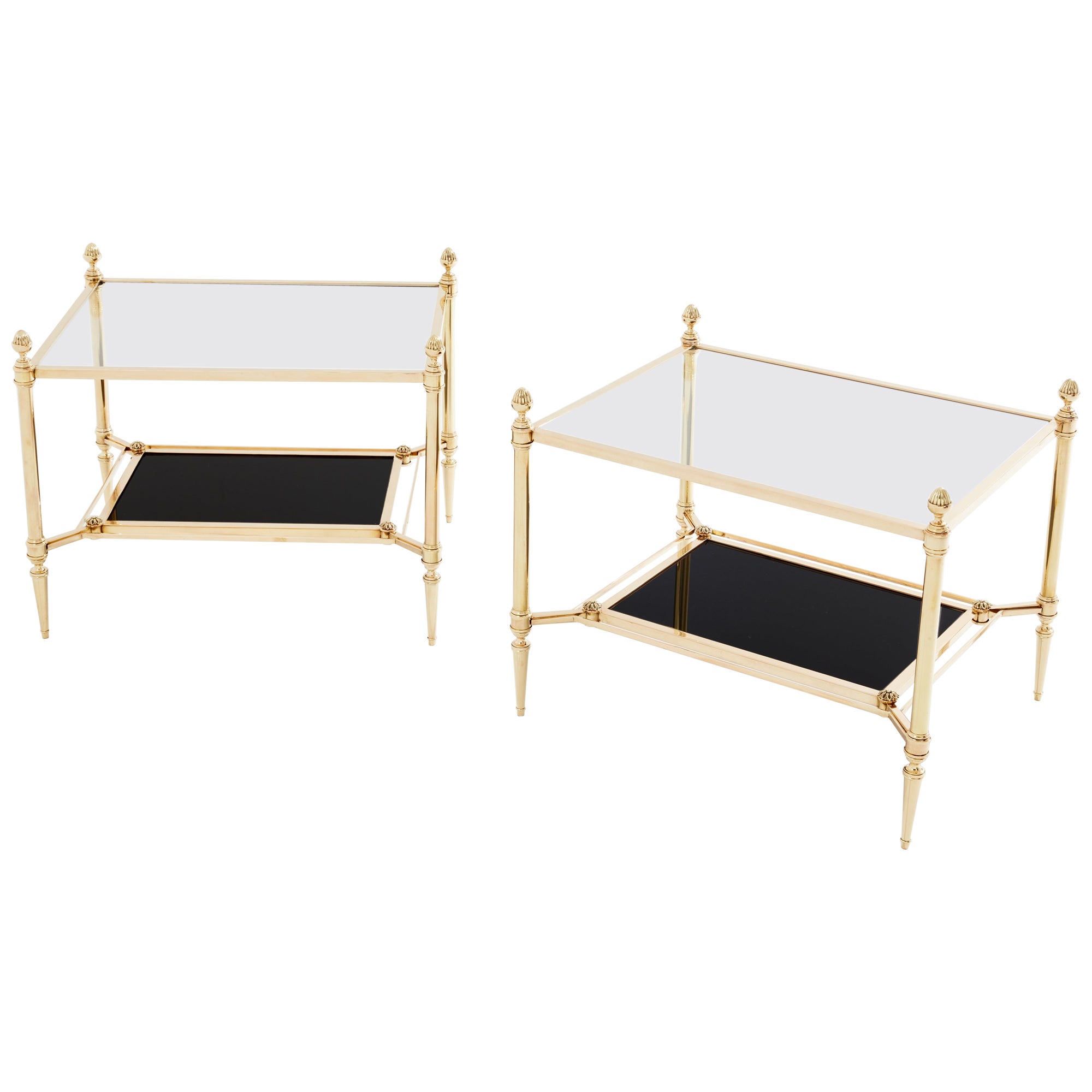 Maison Jansen tables d'appoint à deux niveaux en laiton et verre opalin des années 1970