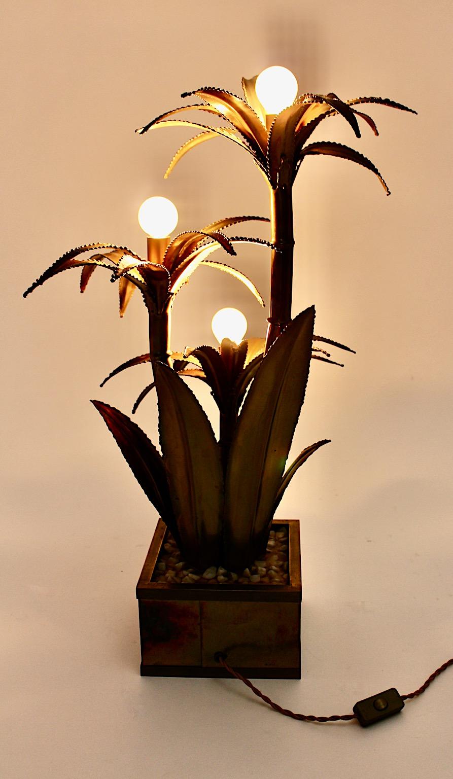 Ottone Lampada da tavolo a palma in ottone vintage della Maison Jansen, anni '70, Francia in vendita
