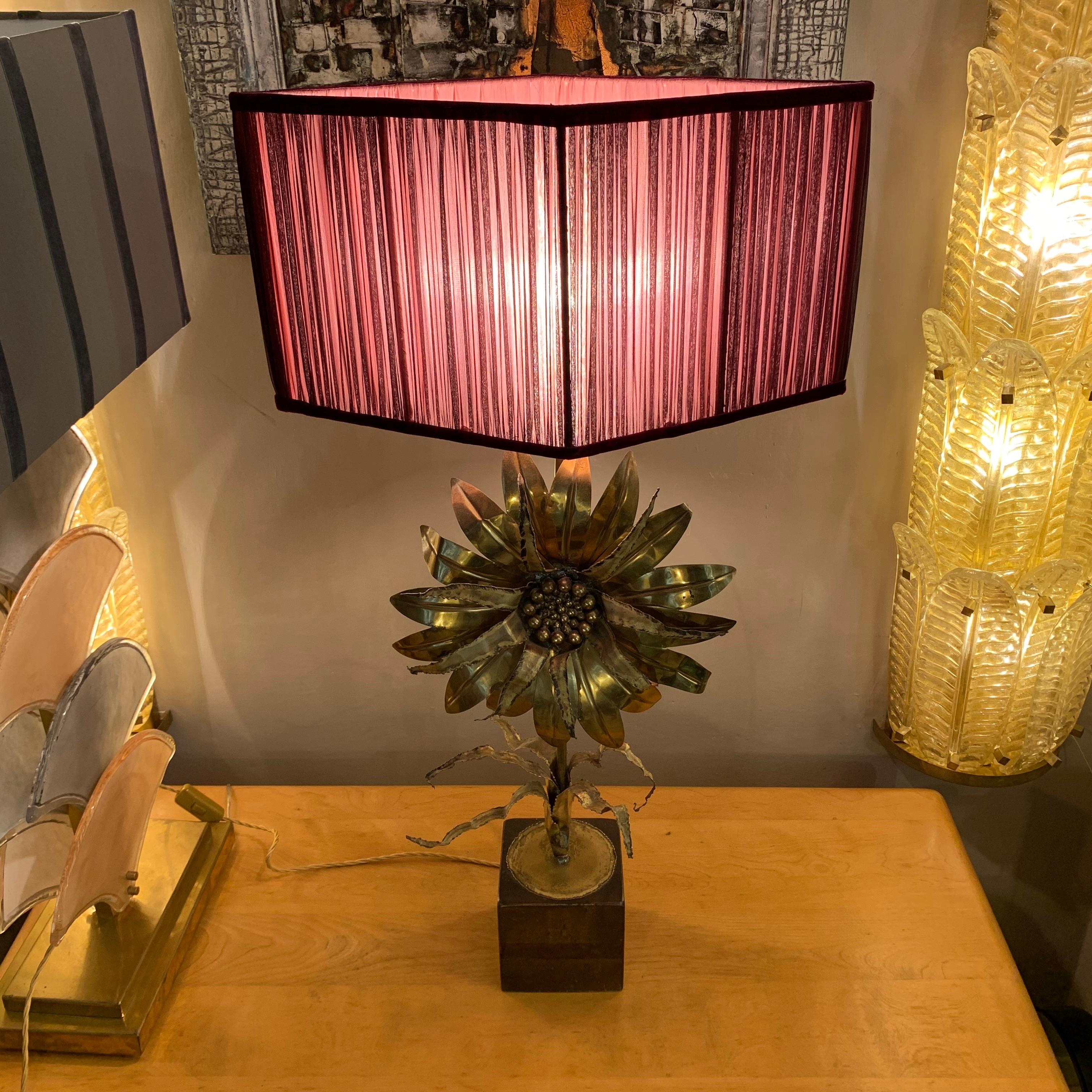 Maison Jansen Vintage Flower Brass Table Lamp with our Handcrafted Shade, 1970s In Excellent Condition In Florence, IT
