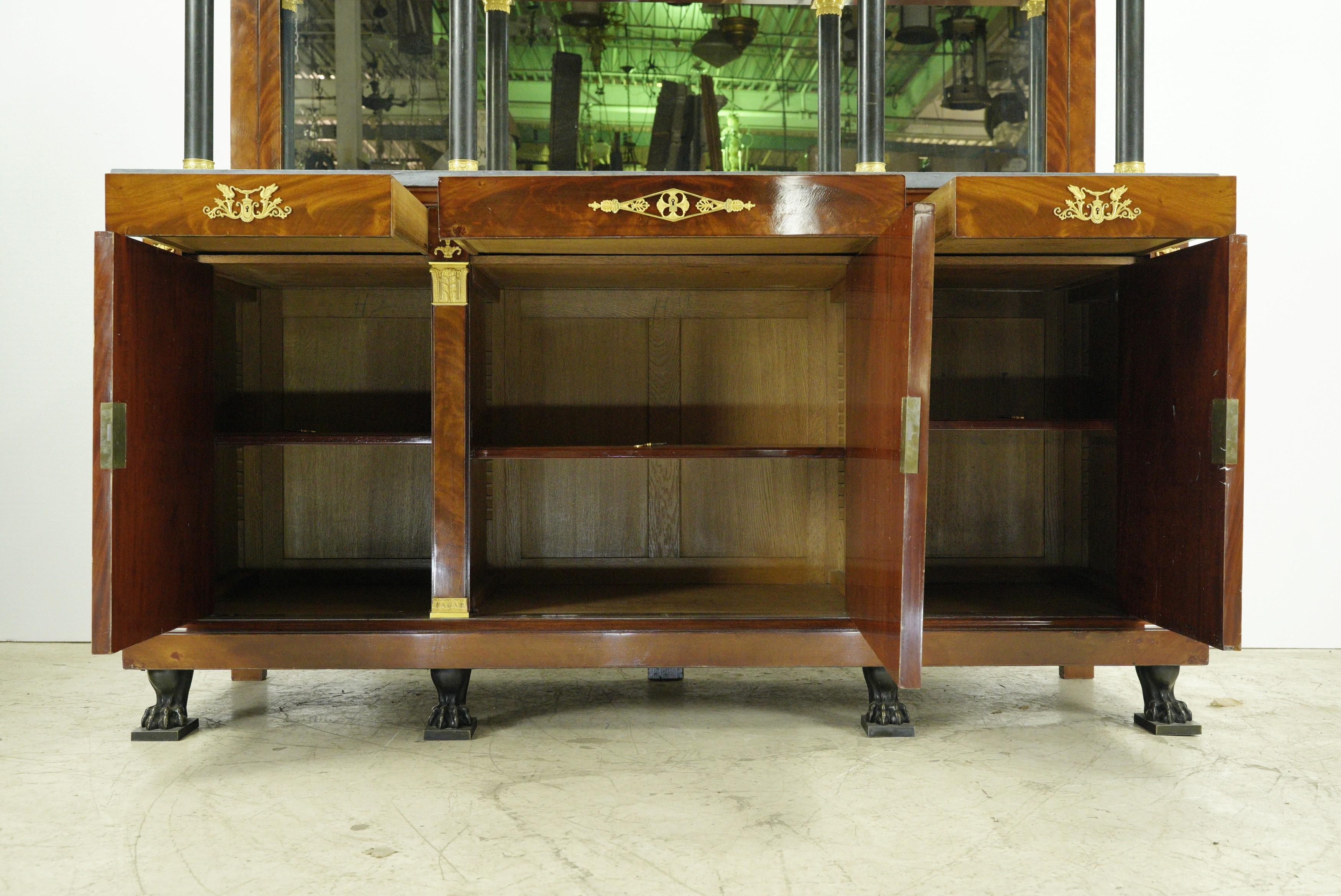 Maison Krieger Buffet Empire français Acajou Bronze doré en vente 3