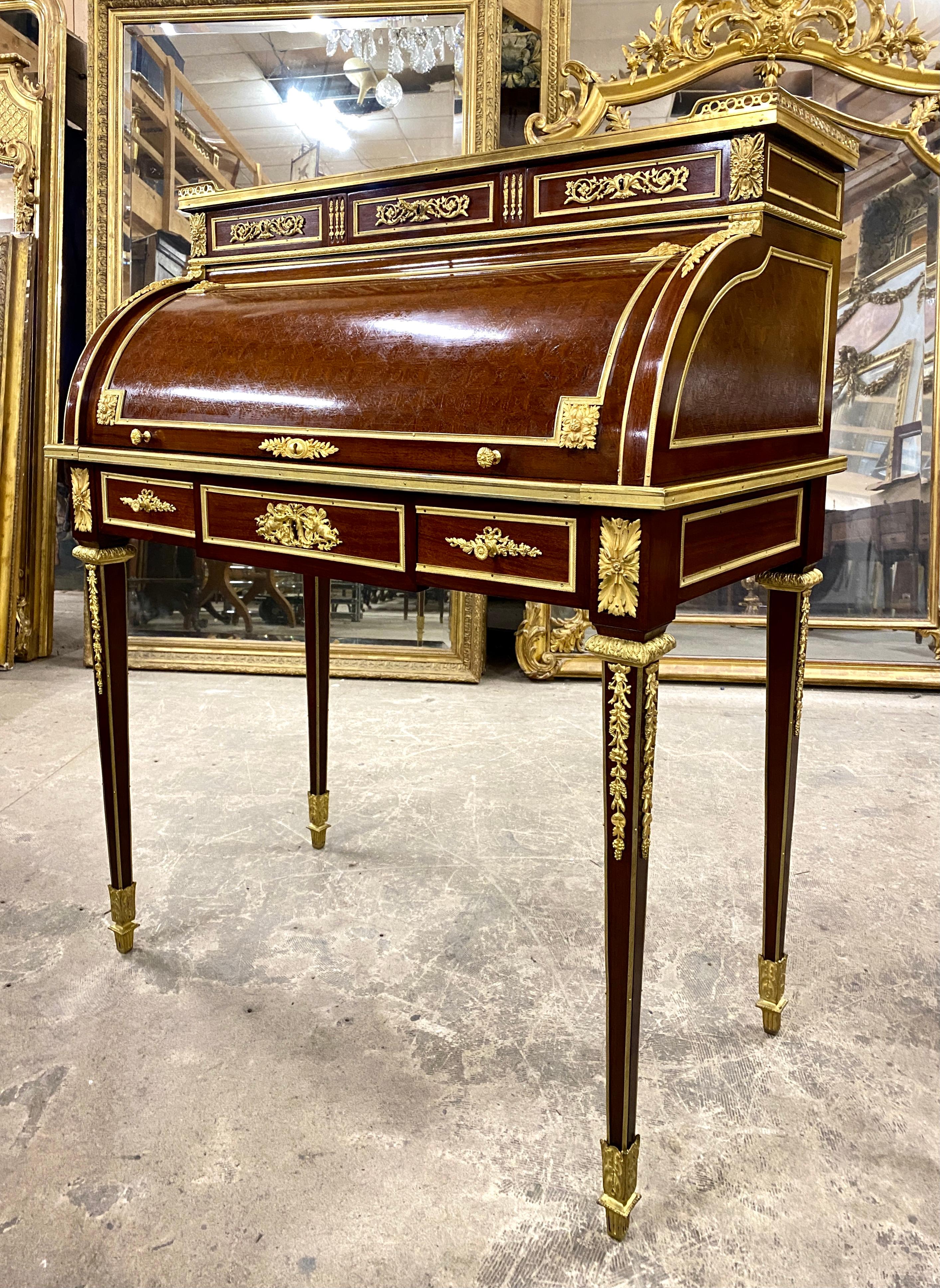 Maison Krieger, Louis XVI Style Cylinder Desk in Marquetry and Gilded Bronze 3
