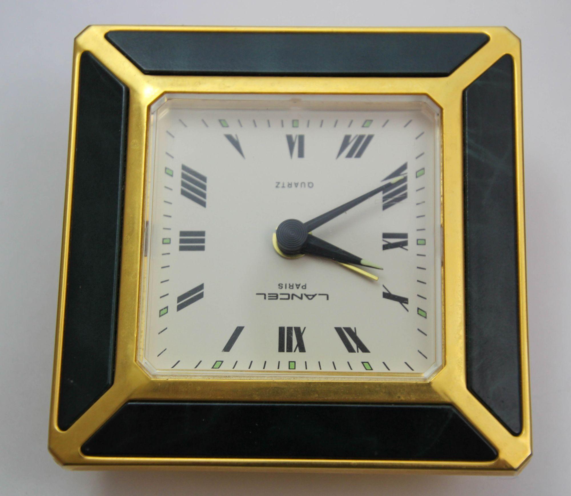 Reloj de sobremesa Maison Lancel Paris Reloj despertador de viaje de esmalte dorado y verde irlandés Latón en venta