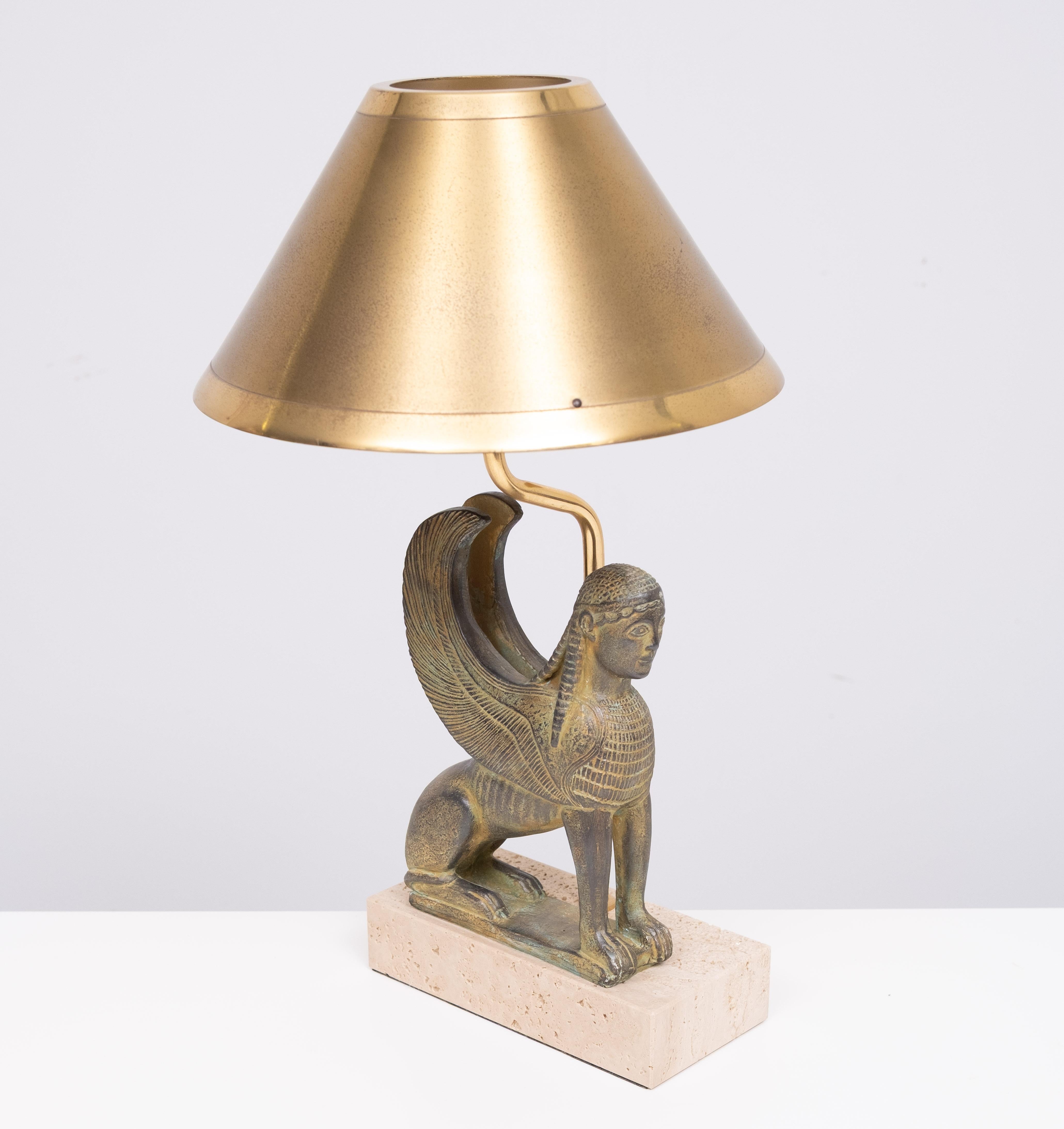 Maison Le Dauphin Frankreich,  Außergewöhnliche Sphinx Tischlampe 1970er im Zustand „Gut“ im Angebot in Den Haag, NL