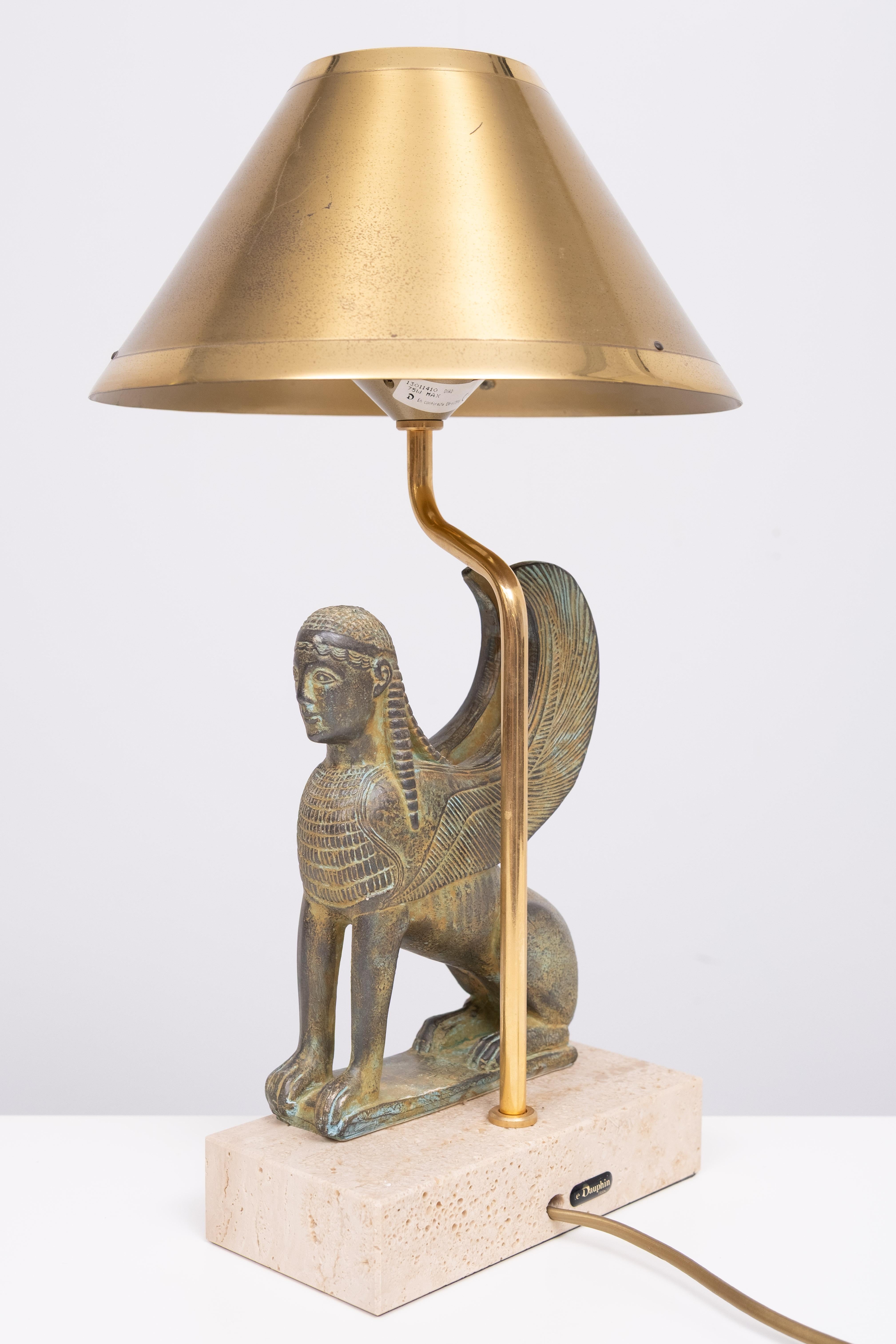 Maison Le Dauphin Frankreich,  Außergewöhnliche Sphinx Tischlampe 1970er (Ende des 20. Jahrhunderts) im Angebot