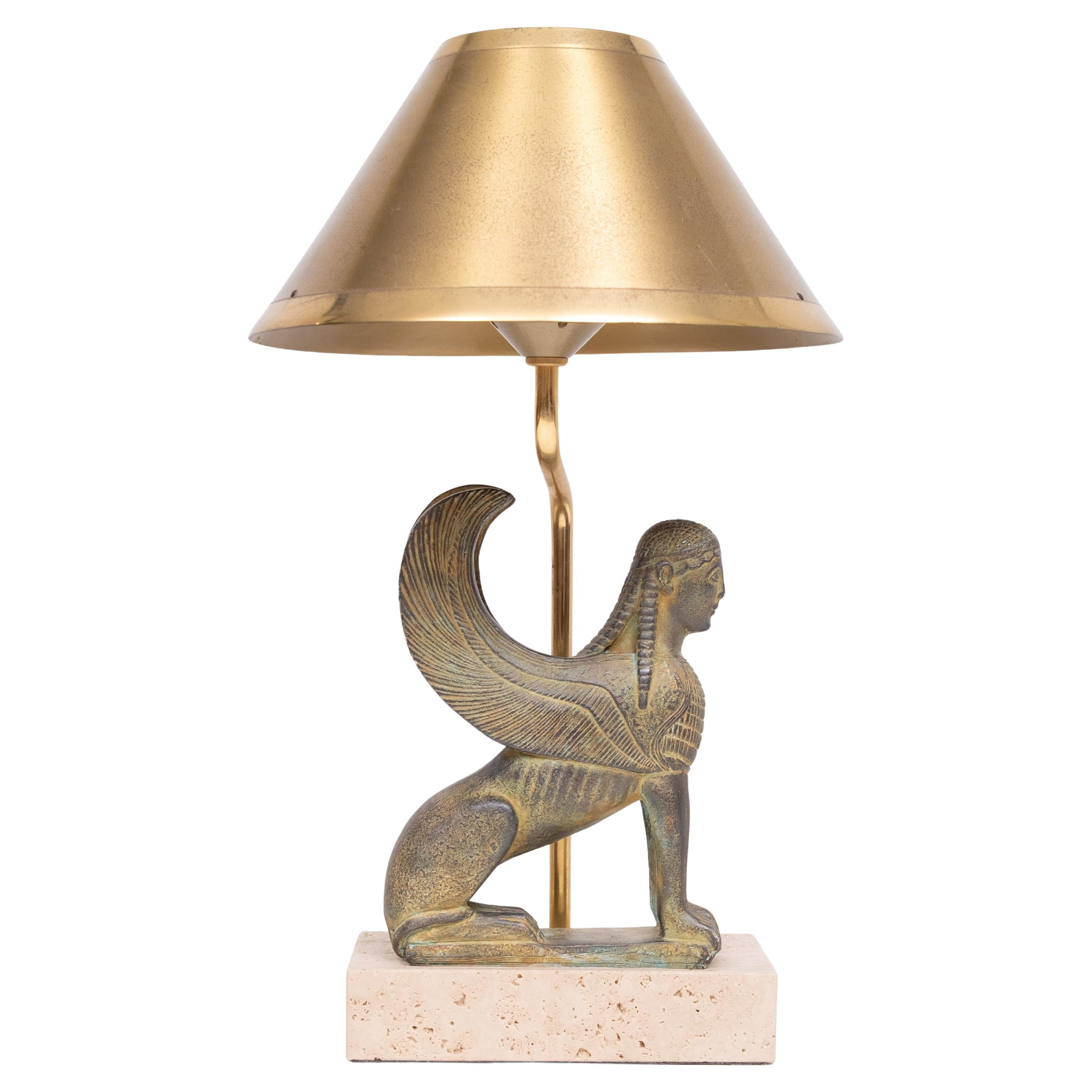 Maison Le Dauphin Frankreich,  Außergewöhnliche Sphinx Tischlampe 1970er im Angebot