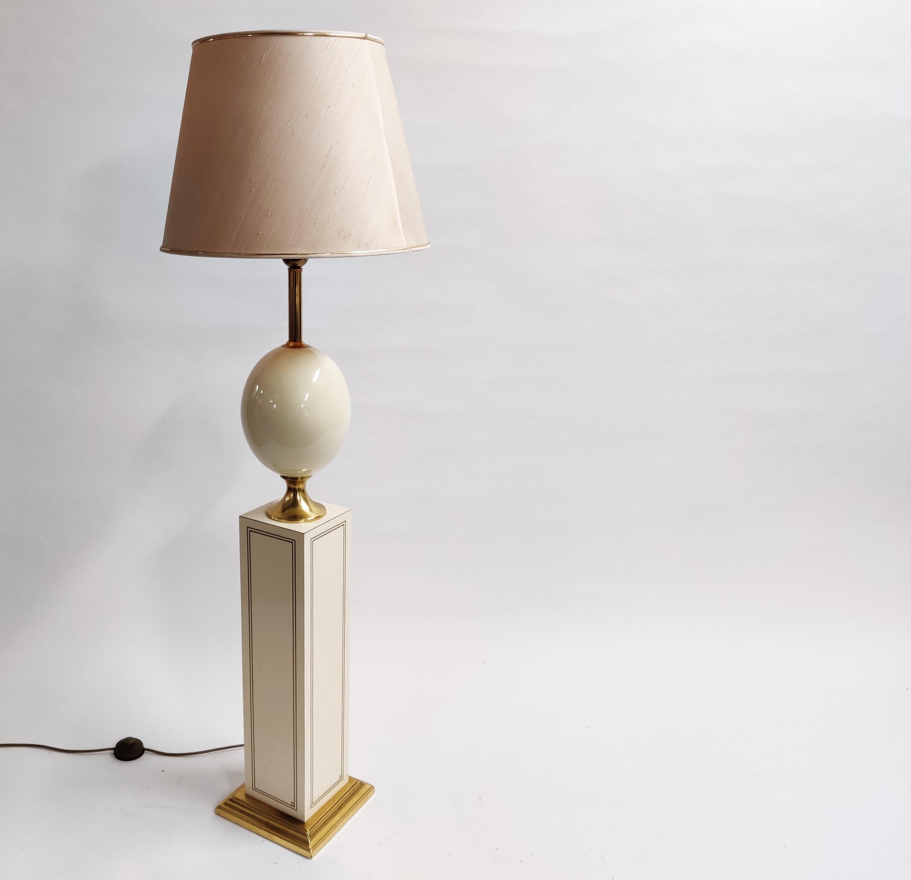 Maison Le Dauphin Ostrich Egg Floor Lamp, 1980s In Good Condition In HEVERLEE, BE