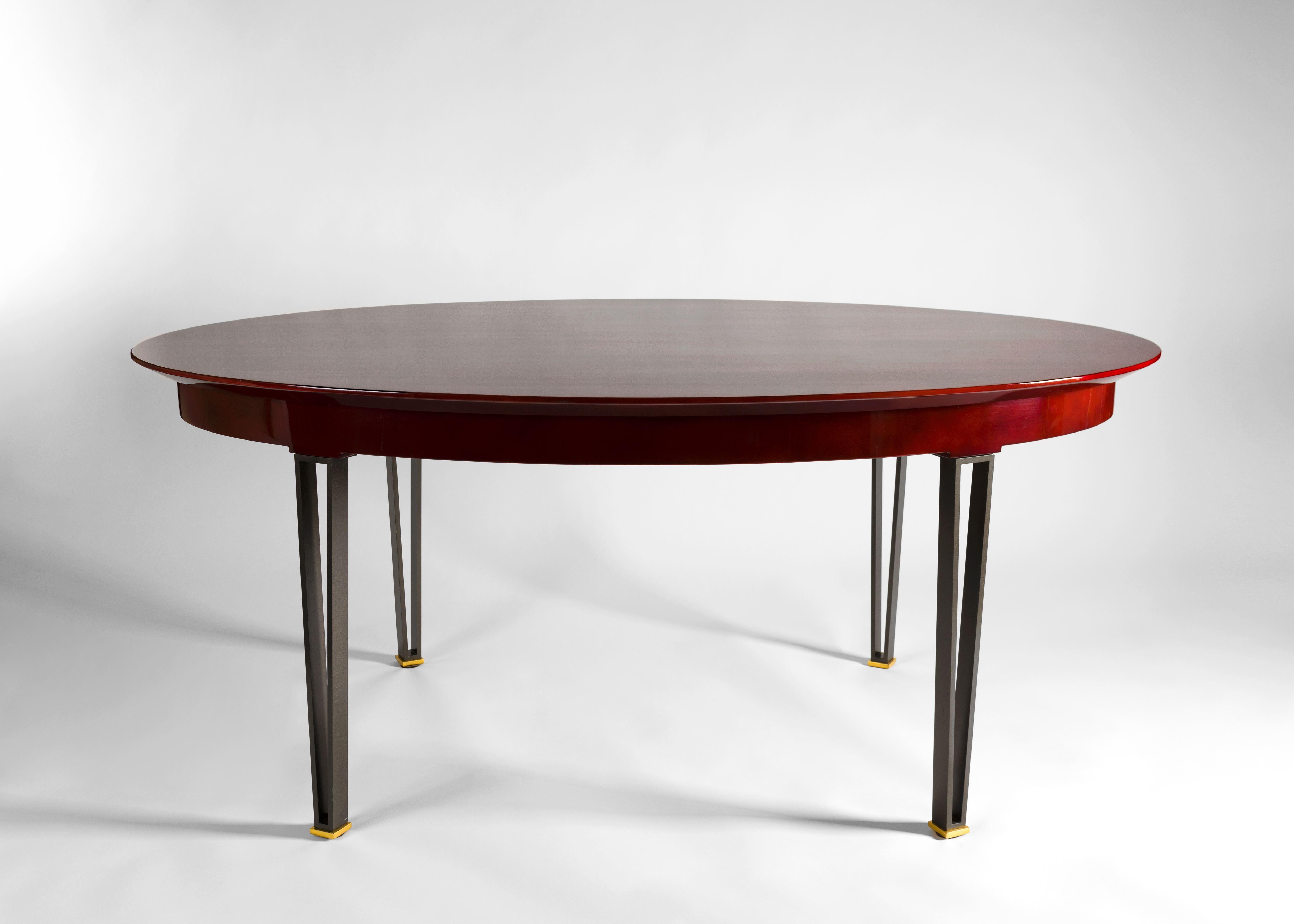 Designed for the Villa Me´dy Roc in Cap d’Antibes (South of France), for which Maison Leleu was chosen to provide new furniture, lighting, and carpets in 1957. This was one of their most significant post-war commissions. Red lacquer by Sain &