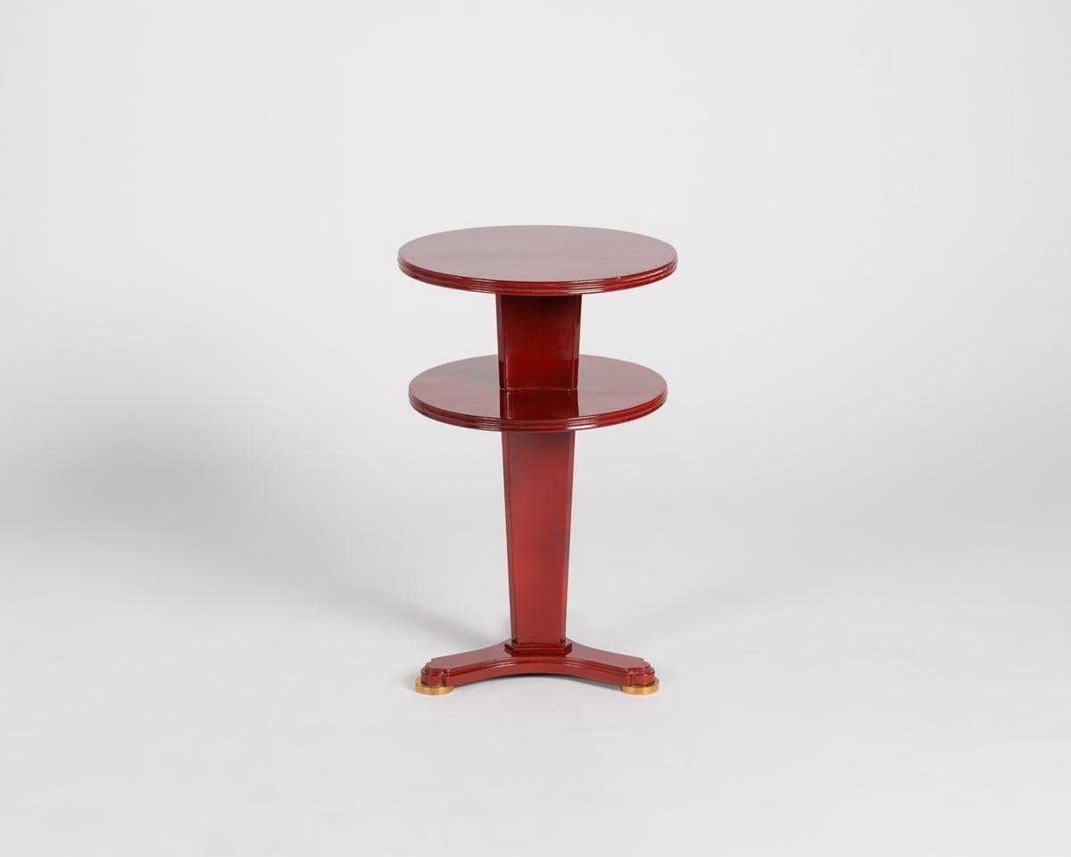 Numbered: 21909

Two-tier side table by Maison Leleu.