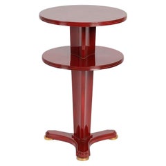 Table d'appoint à deux niveaux laquée rouge de la Maison Leleu, France, vers 1955