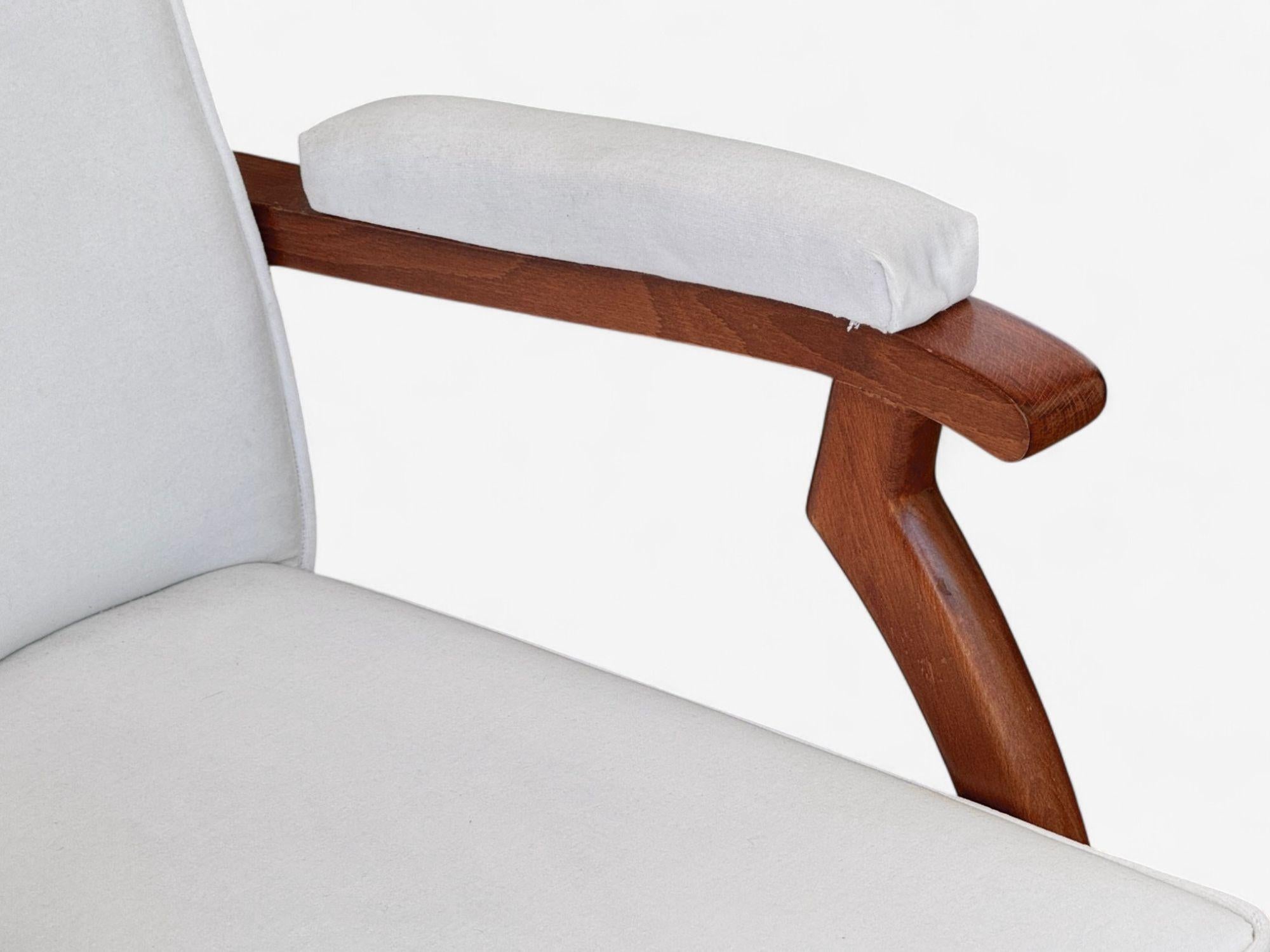Estilo Maison Leleu, Moderno Francés, Mohair Blanco, Madera, Sillas de Salón, Años 70 en venta 4