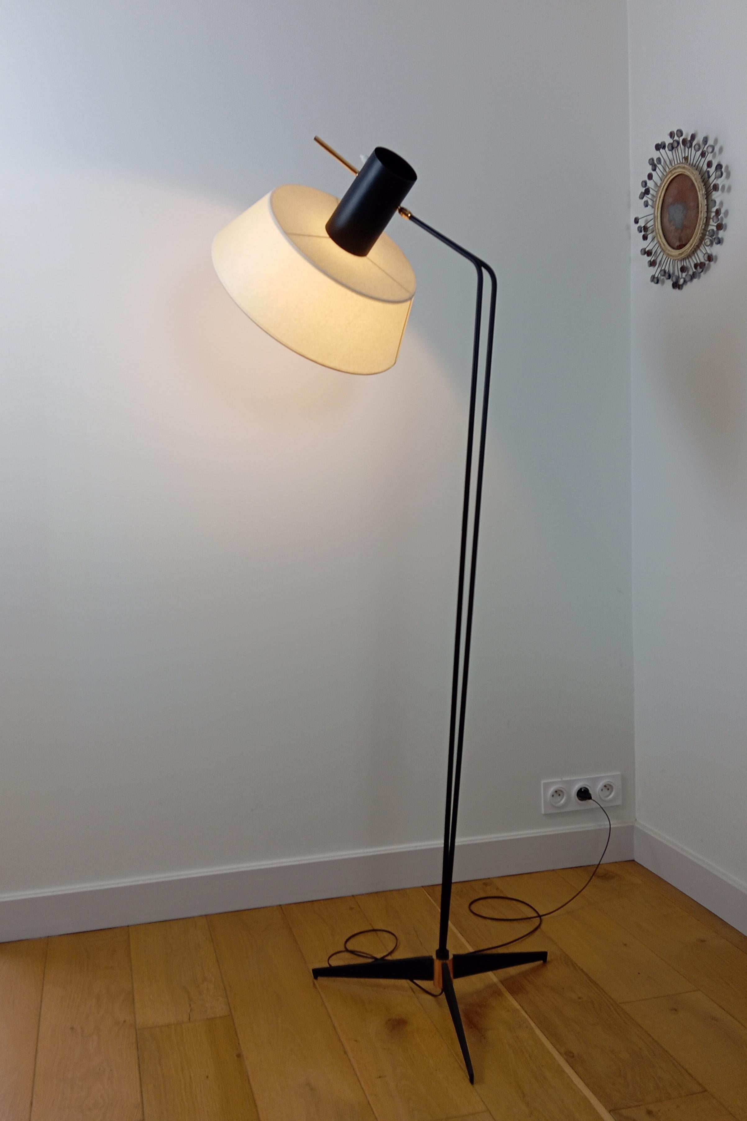 Lámpara de pie articulada Maison Lunel circa 1950 siglo XX en venta