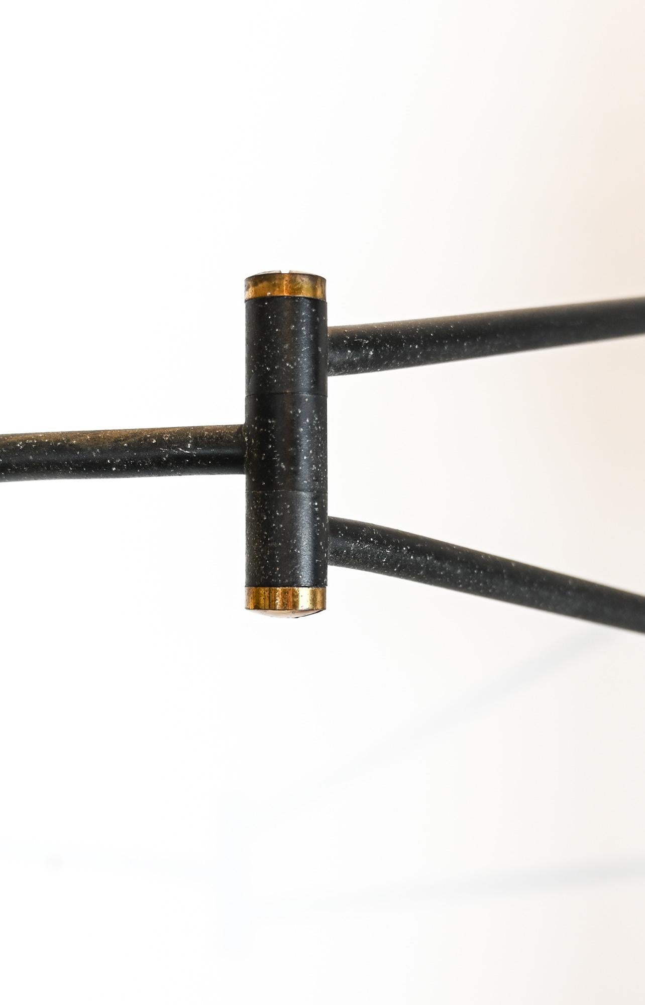 Lámpara de pared articulada Maison Lunel, Francia, años 50 en Bueno estado para la venta en Henley-on Thames, Oxfordshire