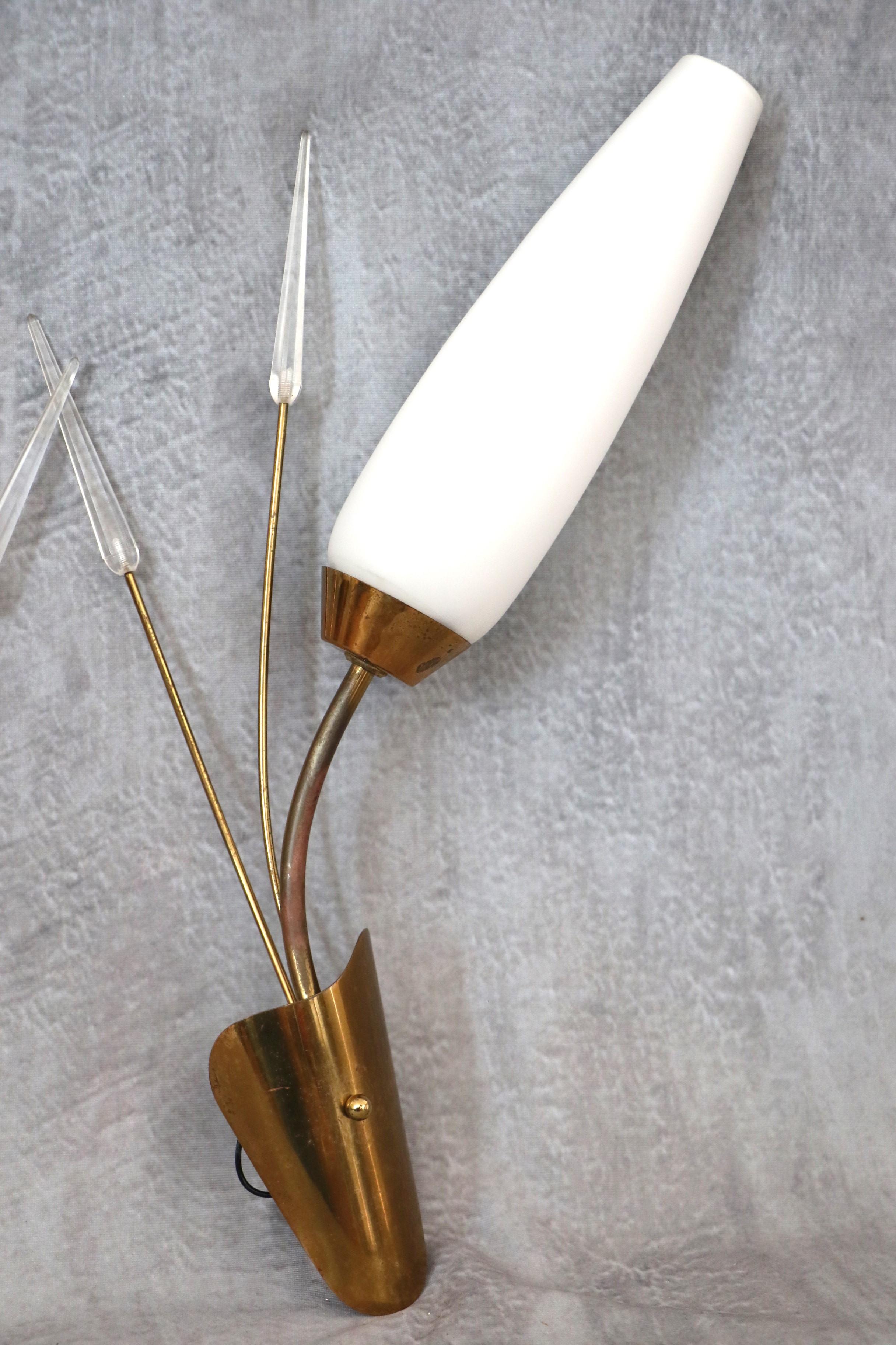 Maison Lunel - Pair of Mid-Century Modern Brass Wall lights - 1950s France In Good Condition For Sale In Camblanes et Meynac, FR
