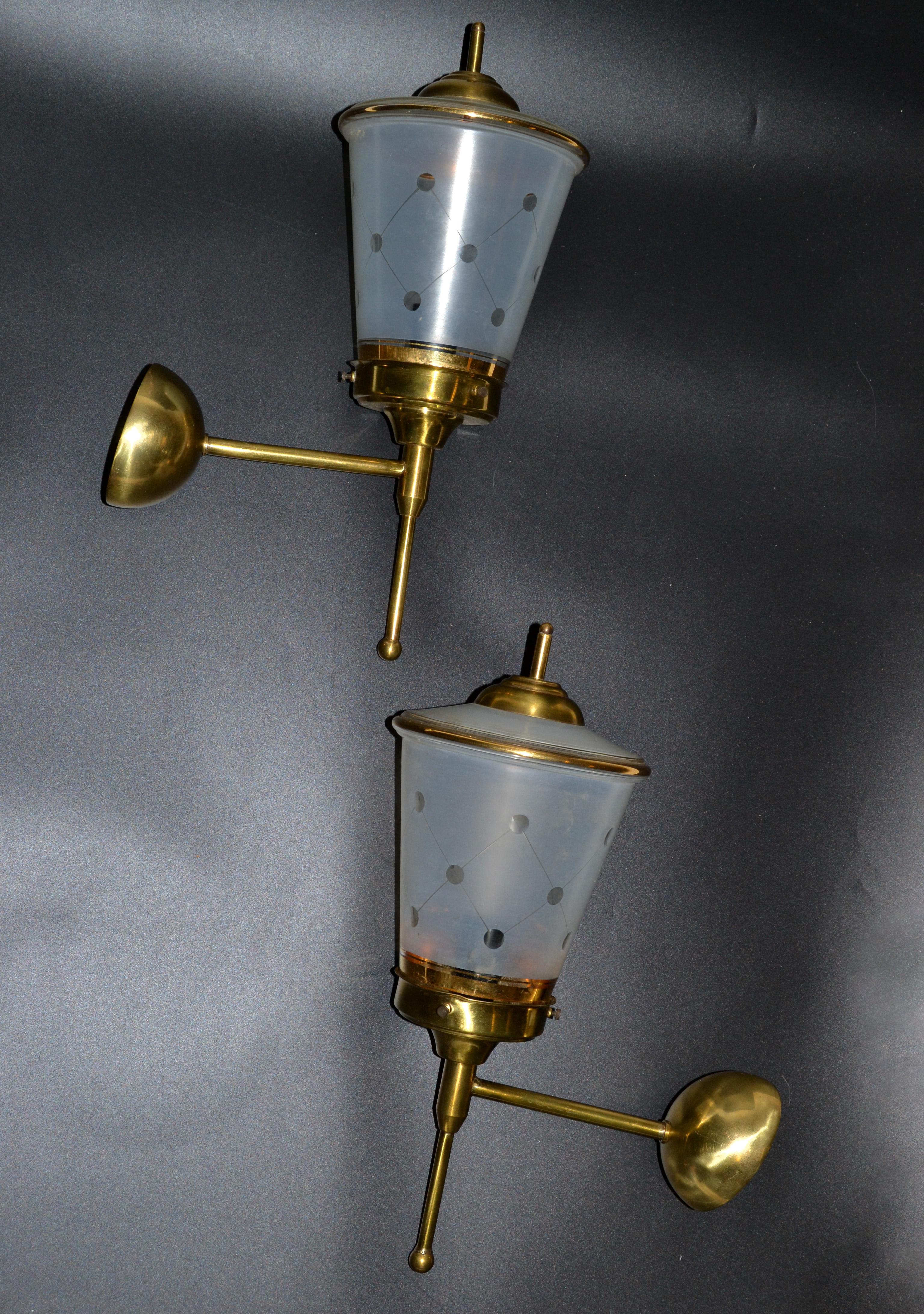 Maison Lunel Pair of Ornate Glass and Brass Lantern Wall Mounted Sconces, France In Good Condition For Sale In Miami, FL