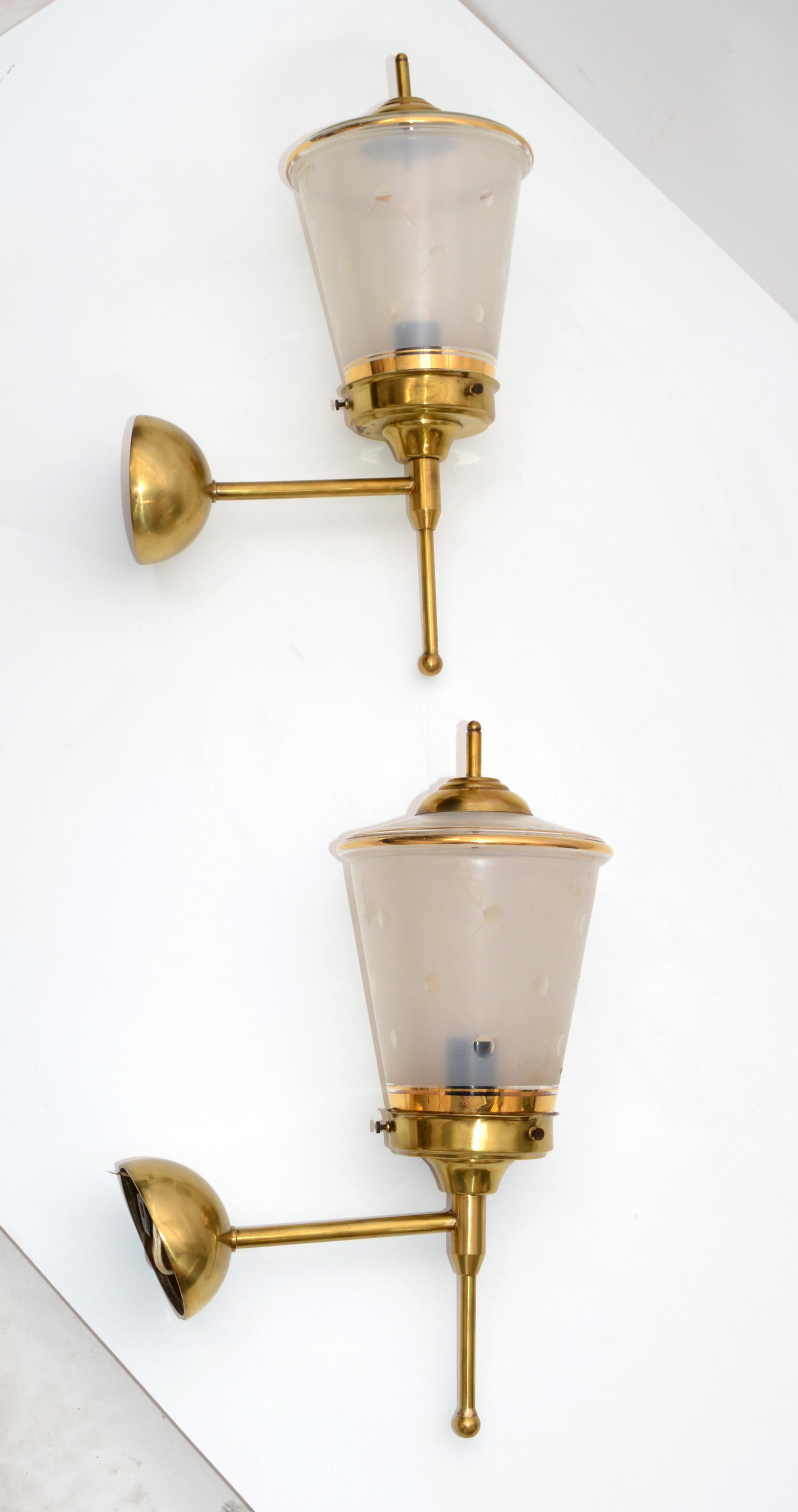 20th Century Maison Lunel Pair of Ornate Glass and Brass Lantern Wall Mounted Sconces, France For Sale