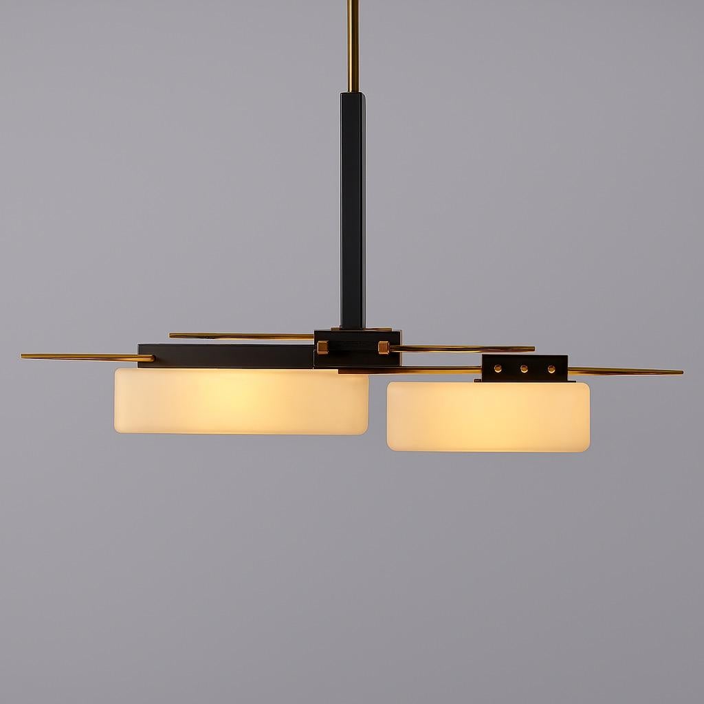 Maison LUNEL. Anhänger aus Messing und opalisierendem Glas, um 1950 (Moderne der Mitte des Jahrhunderts) im Angebot