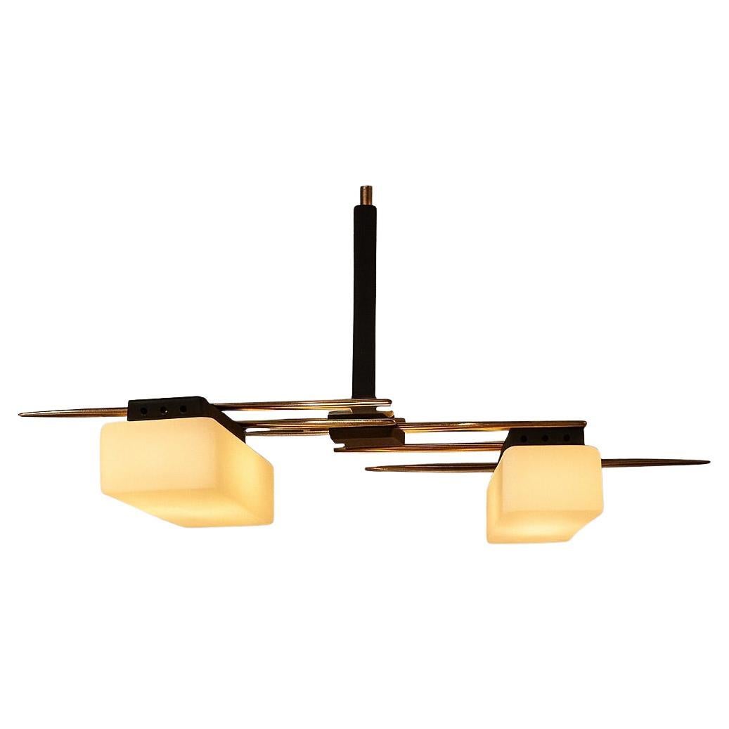 Maison LUNEL. Anhänger aus Messing und opalisierendem Glas, um 1950 im Angebot