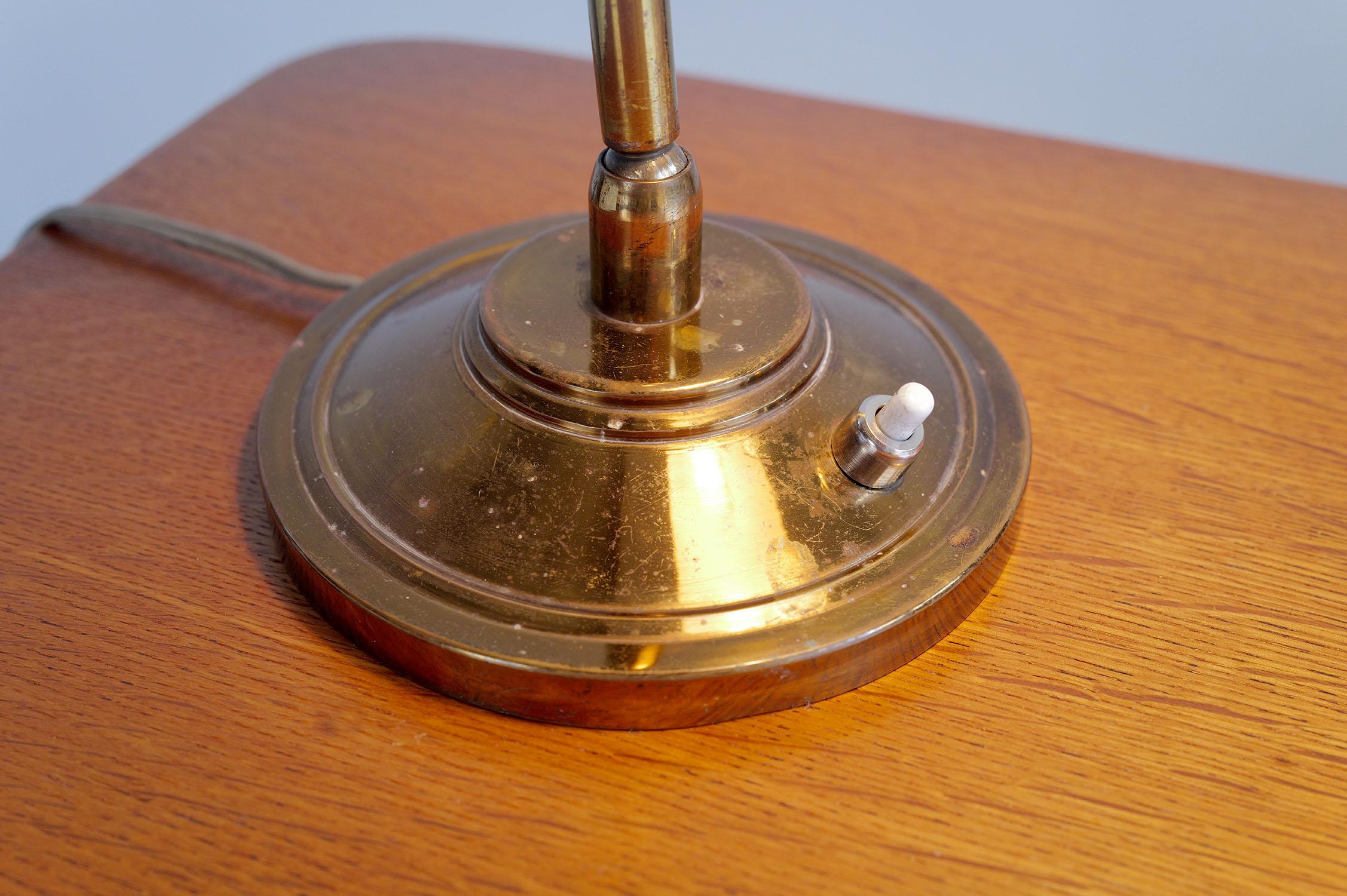 Laiton Maison Lunel, lampe de table, France 1950 en vente