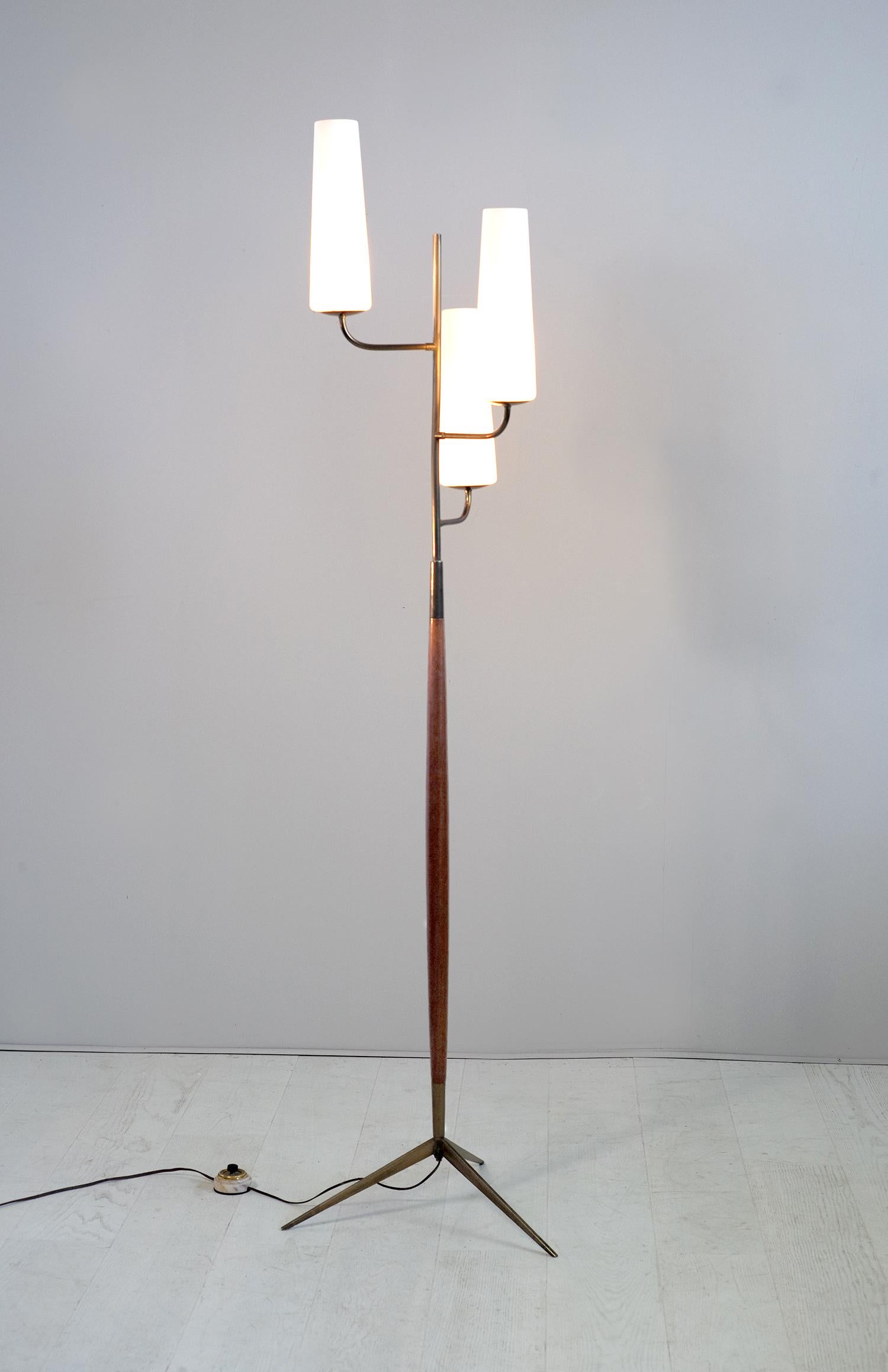 Maison Lunel, Tripod Floor Lamp with Three Opalines, France, 1960 In Good Condition In Catonvielle, FR