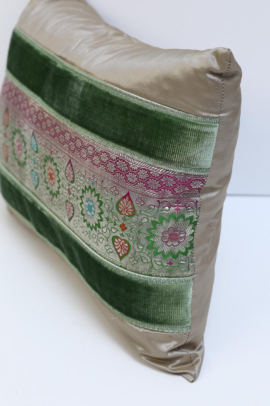 Indian Maison Maison Vintage Sari Pillow For Sale