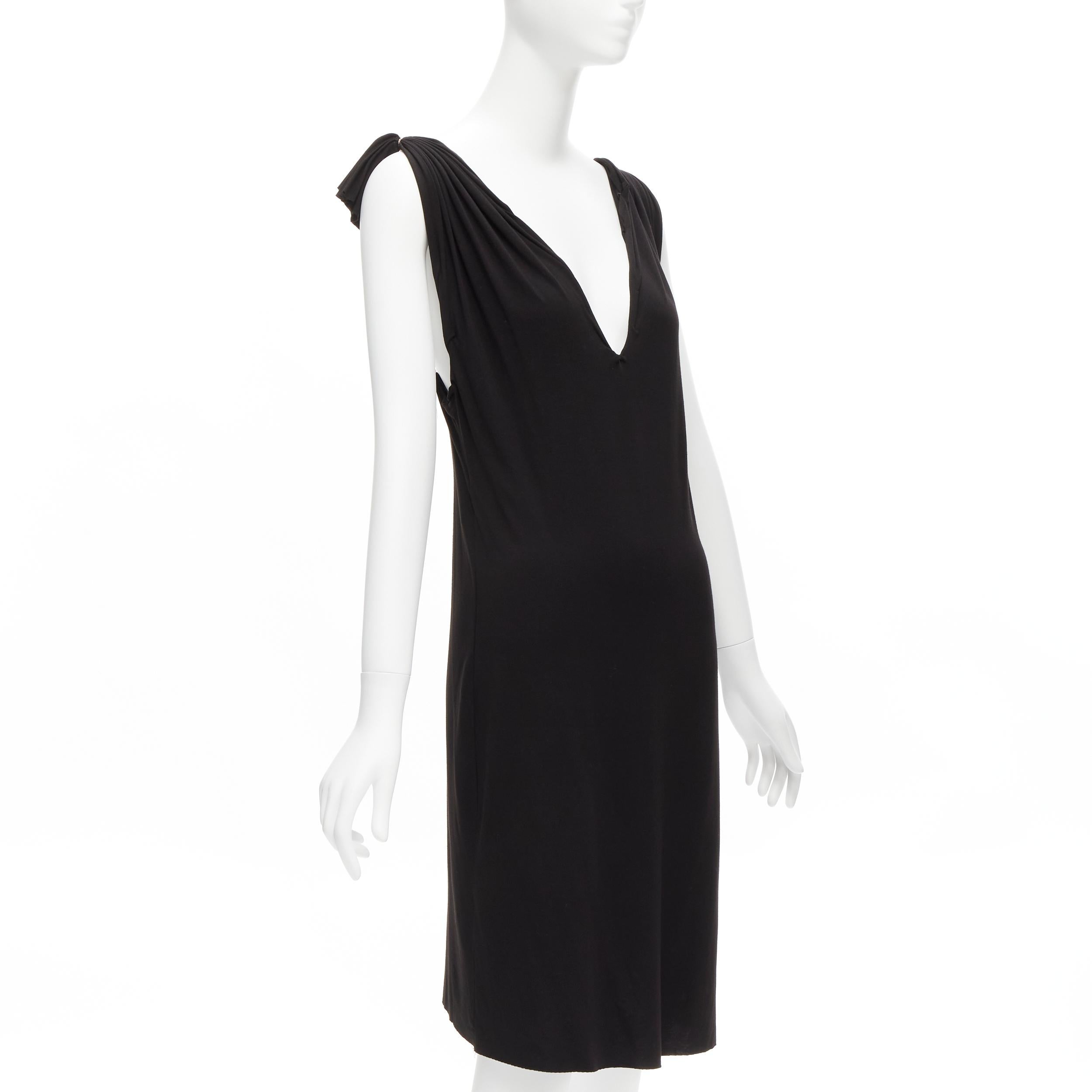 MAISON MARGIELA 2005 Vintage Runway Floating Dress clear fishwire V knee dress S
Reference: TGAS/D00324
Brand: Maison Margiela
Designer: Martin Margiela
Model: Floating Dress
Collection: 2005 Spring - Runway
Material: Modal, Elastane
Color: Black,