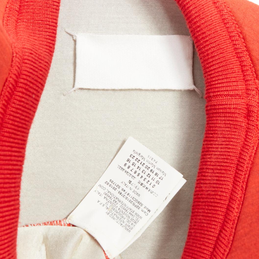 Maison MARGIELA 2010 maglione rosso in neoprene strutturato con maniche curve S in vendita 3