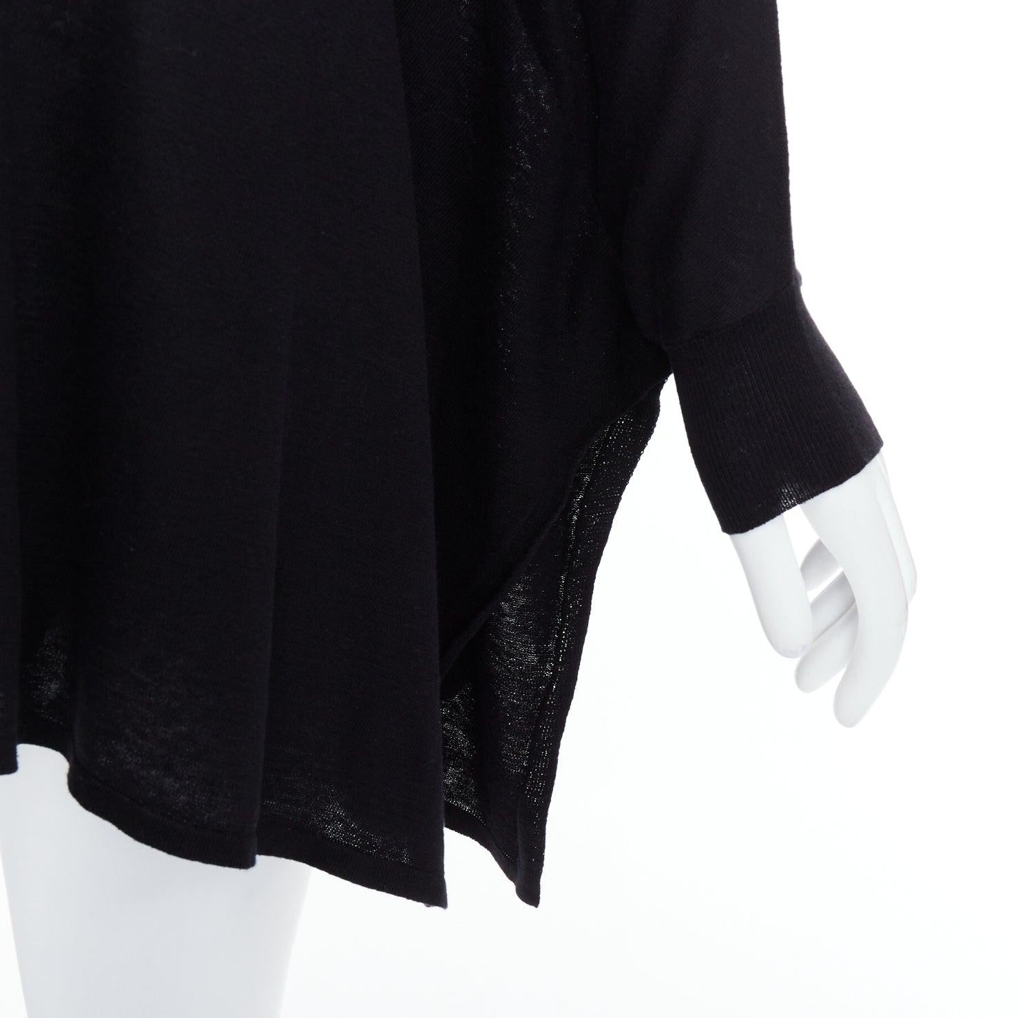 MAISON MARGIELA 2012 charcoal grey silk linen batwing pullover sweater S
Reference: ALCU/A00022
Brand: Maison Margiela
Designer: Martin Margiela
Collection: SS 2012
Material: Silk, Linen
Color: Grey
Pattern: Solid
Closure: Pull On
Made in: