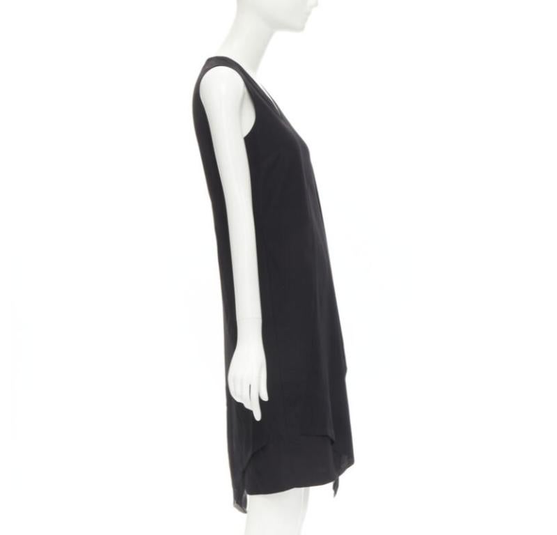 MAISON MARGIELA 2013 vestido capa asimétrica de poliéster negro con cuello en V IT40 S en Bueno estado para la venta en Hong Kong, NT