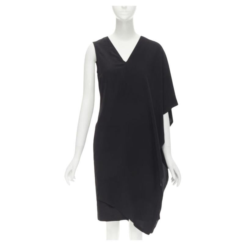 MAISON MARGIELA 2013 vestido capa asimétrica de poliéster negro con cuello en V IT40 S en venta