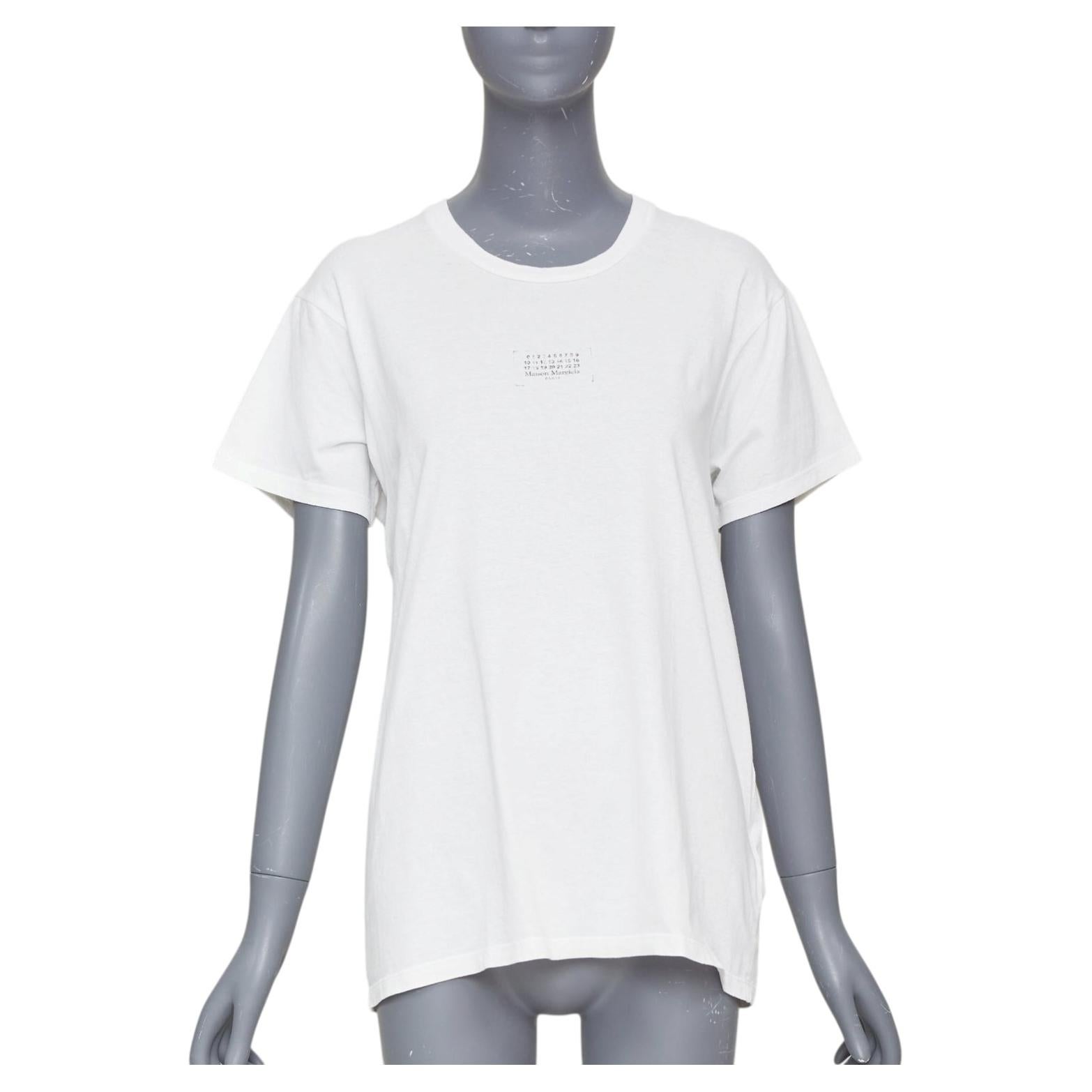 MAISON MARGIELA 2022 : t-shirt décontracté en coton blanc, imprimé « Numeric Logo Distortion », taille S