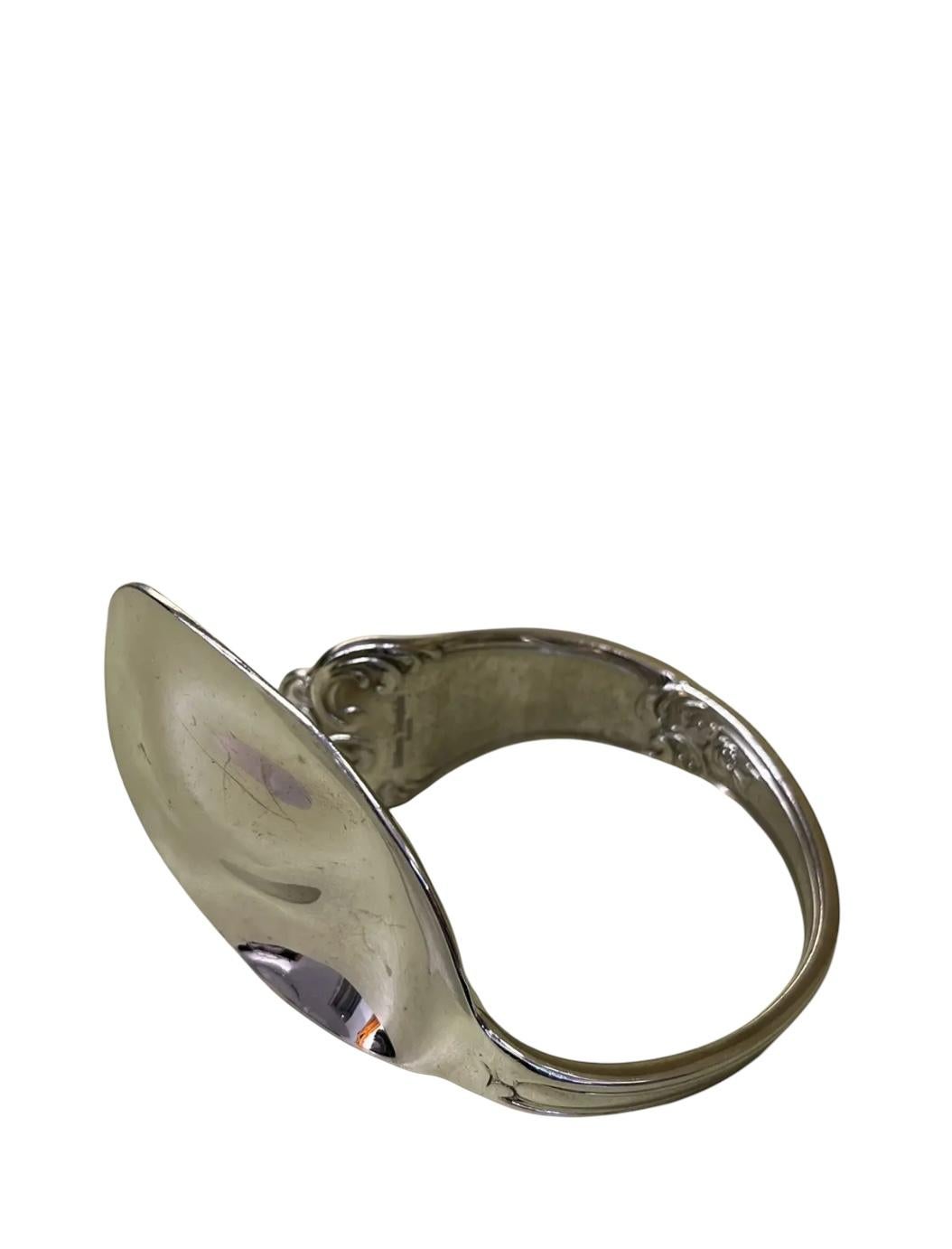 Maison Margiela Artisanisches Silber-Löffelarmband im Angebot 3