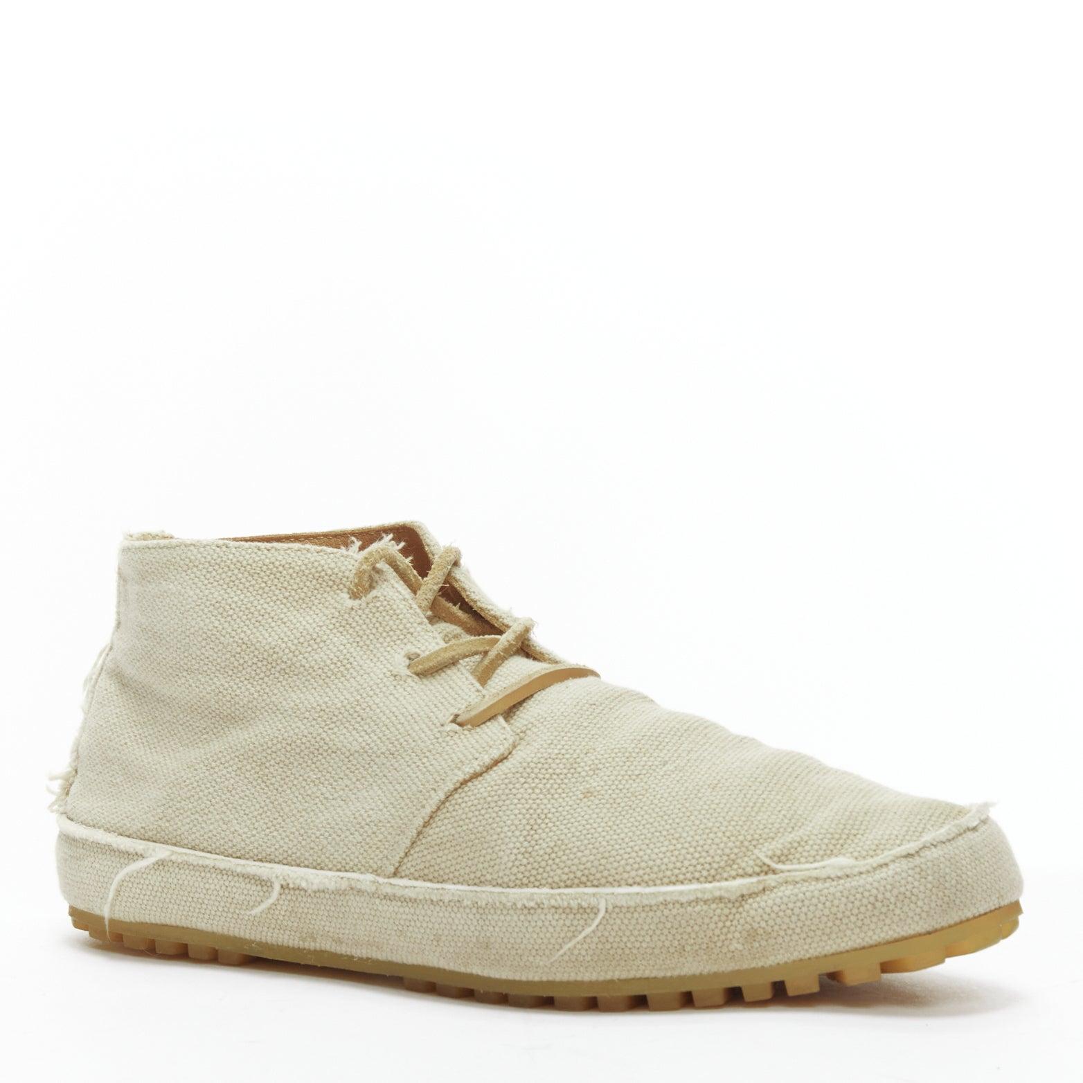 MAISON MARGIELA beige canvas leather lace up espadrille boots EU39
Reference: CNLE/A00231
Brand: Maison Margiela
Designer: Martin Margiela
Material: Canvas
Color: Beige
Pattern: Solid
Closure: Lace Up
Lining: Brown Leather
Extra Details: Fray edge