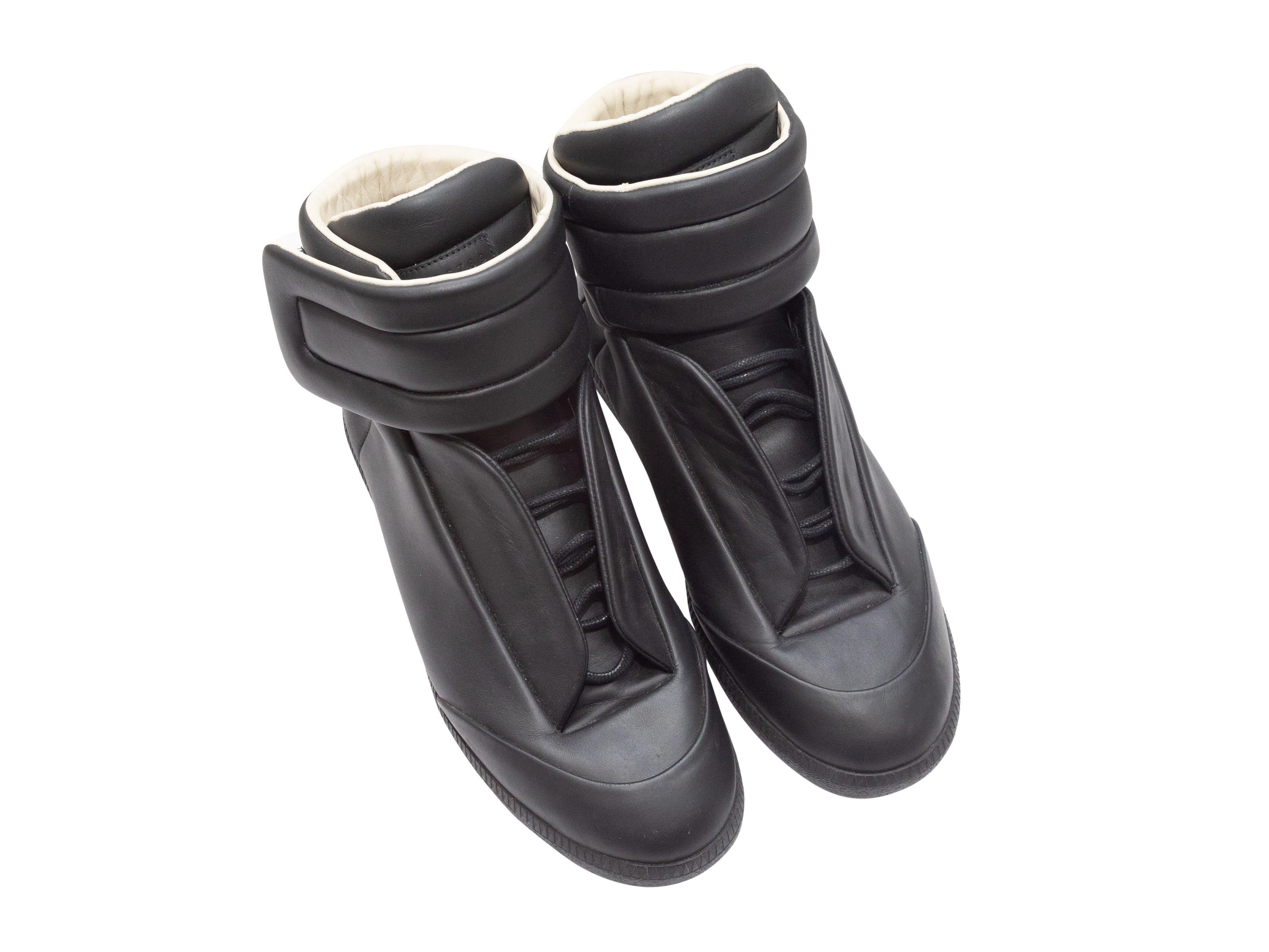 Maison Margiela Black High-Top Leather Sneakers In Good Condition In New York, NY