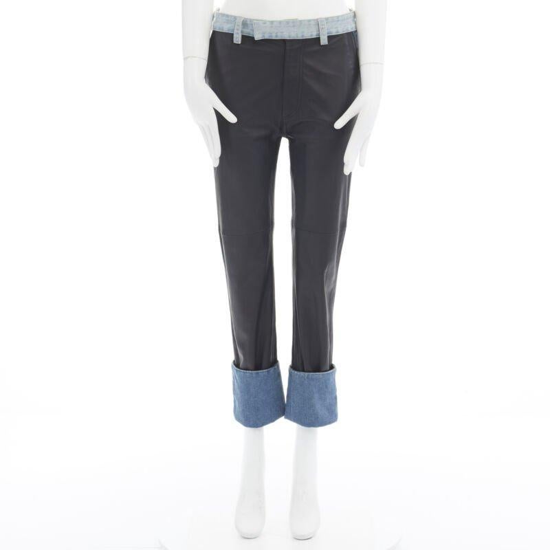 MAISON MARGIELA Schwarze Jeanshose mit Kapuze und blauem Denimbesatz aus Leder IT38 XS im Zustand „Neu“ im Angebot in Hong Kong, NT